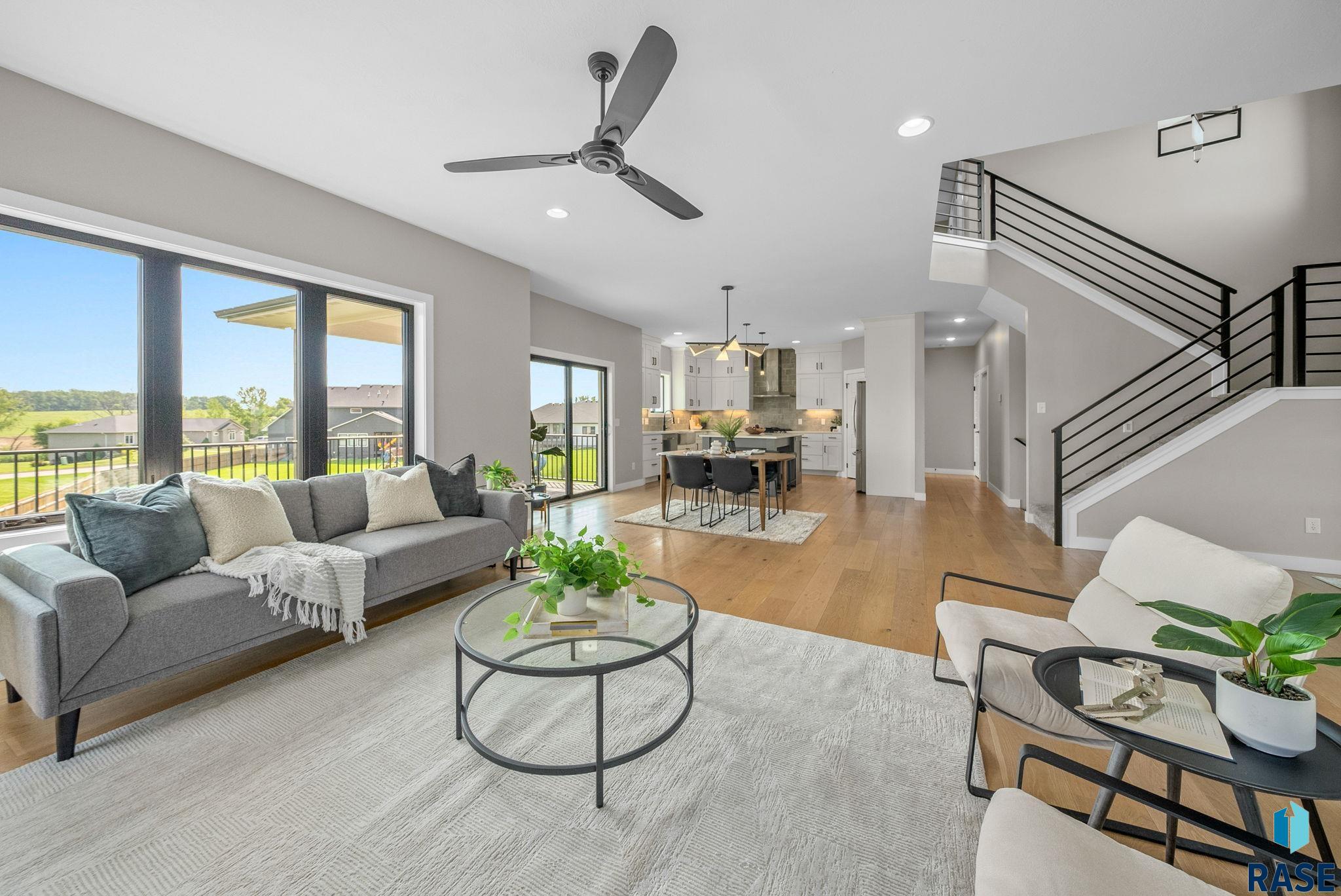 Sioux Falls, South Dakota, 57110, United States, 6 Bedrooms Bedrooms, ,4 BathroomsBathrooms,Residential,For Sale,1892157