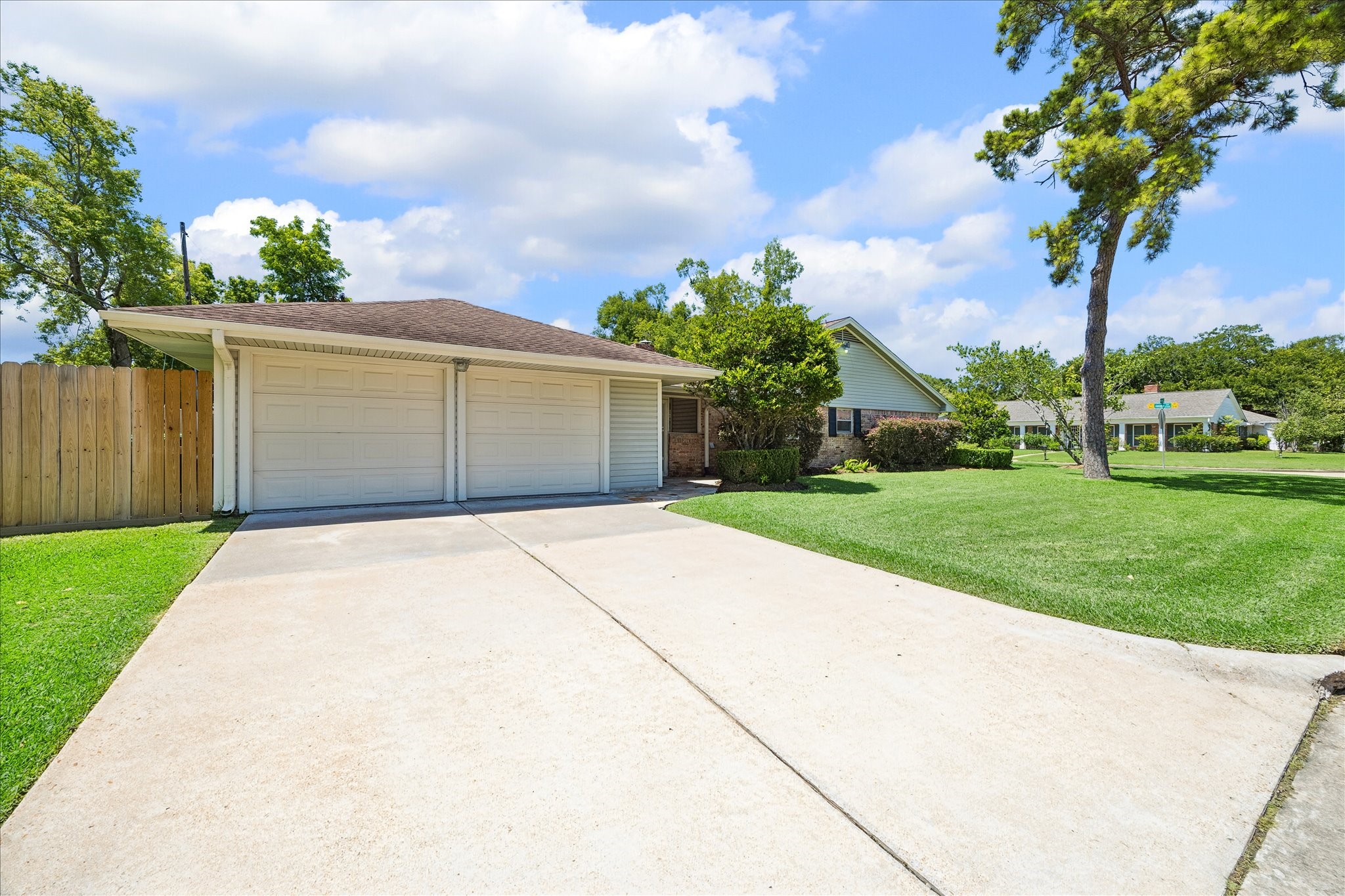  2534 Anniston Drive - 物件實景