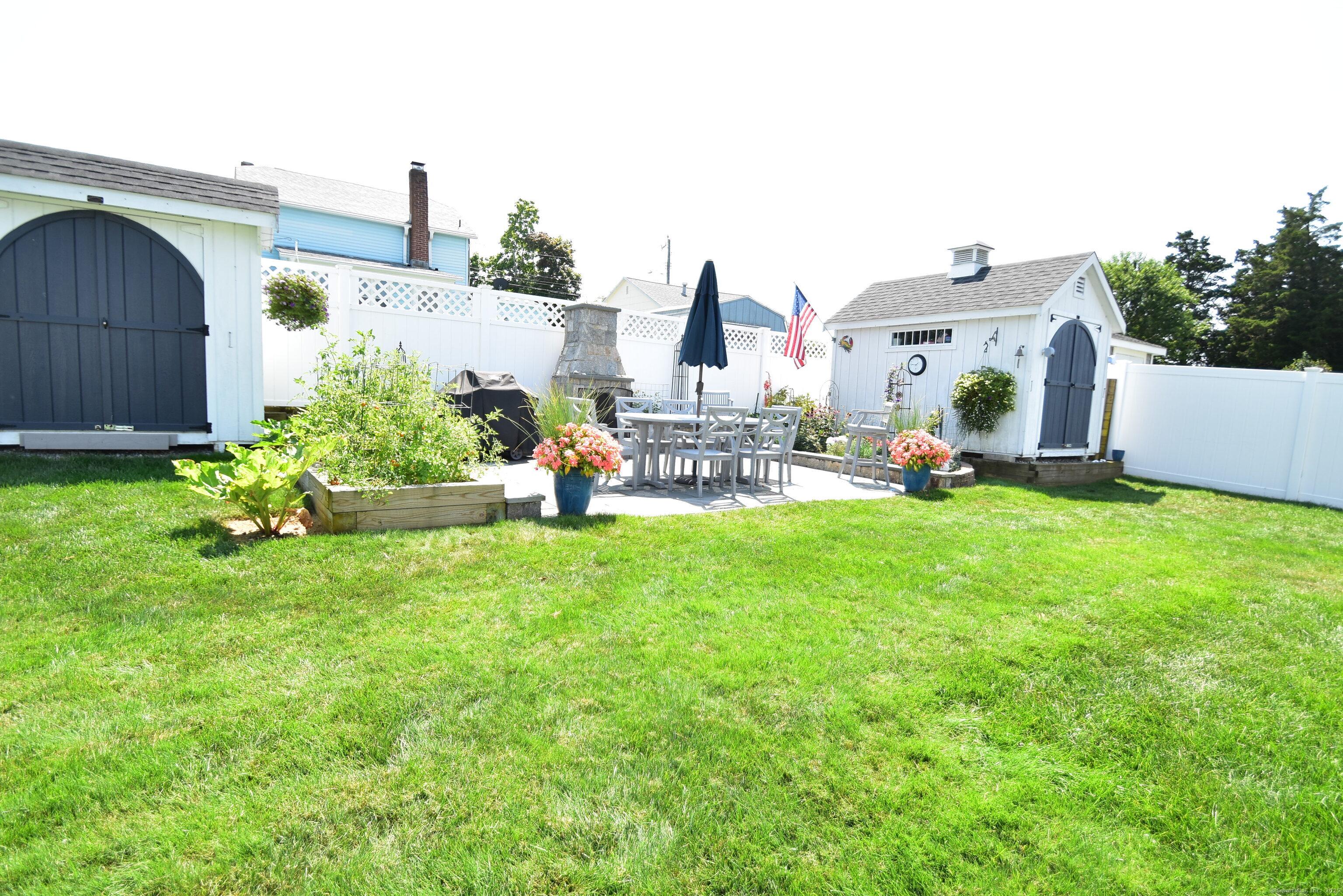 Clinton, Connecticut, 06413, United States, 3 Bedrooms Bedrooms, ,2 BathroomsBathrooms,Residential,For Sale,1914368