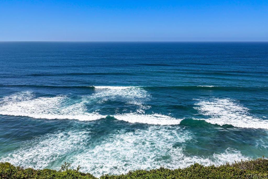 Encinitas, California, 92024, United States, 2 Bedrooms Bedrooms, ,3 BathroomsBathrooms,Residential,For Sale,1997008