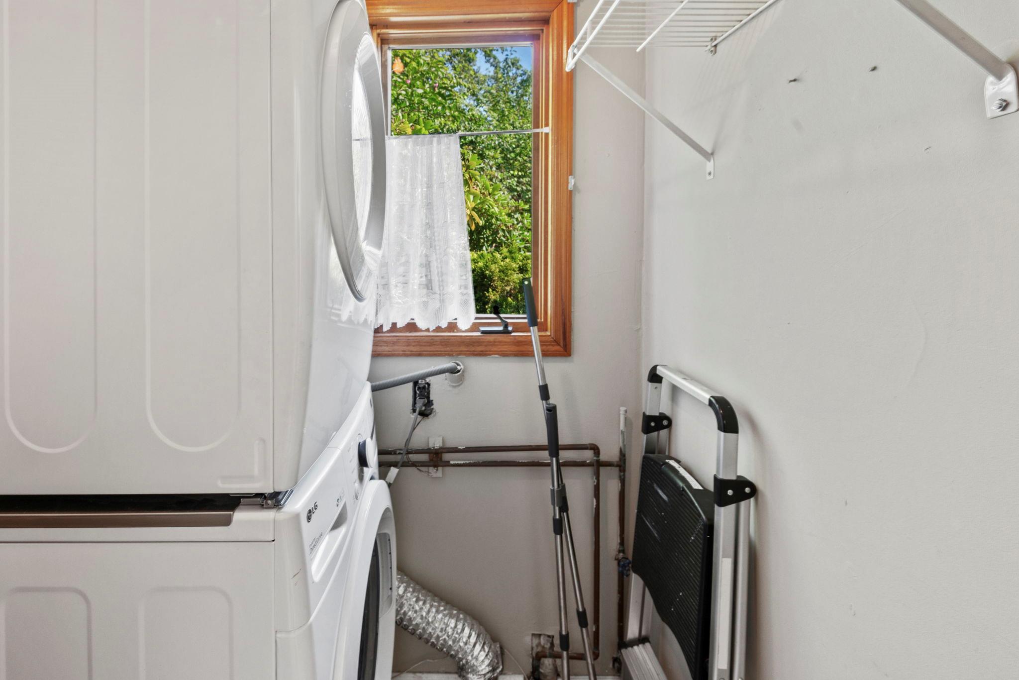 Northport, New York, 11768, United States, 2 Bedrooms Bedrooms, ,3 BathroomsBathrooms,Residential,For Sale,1900876
