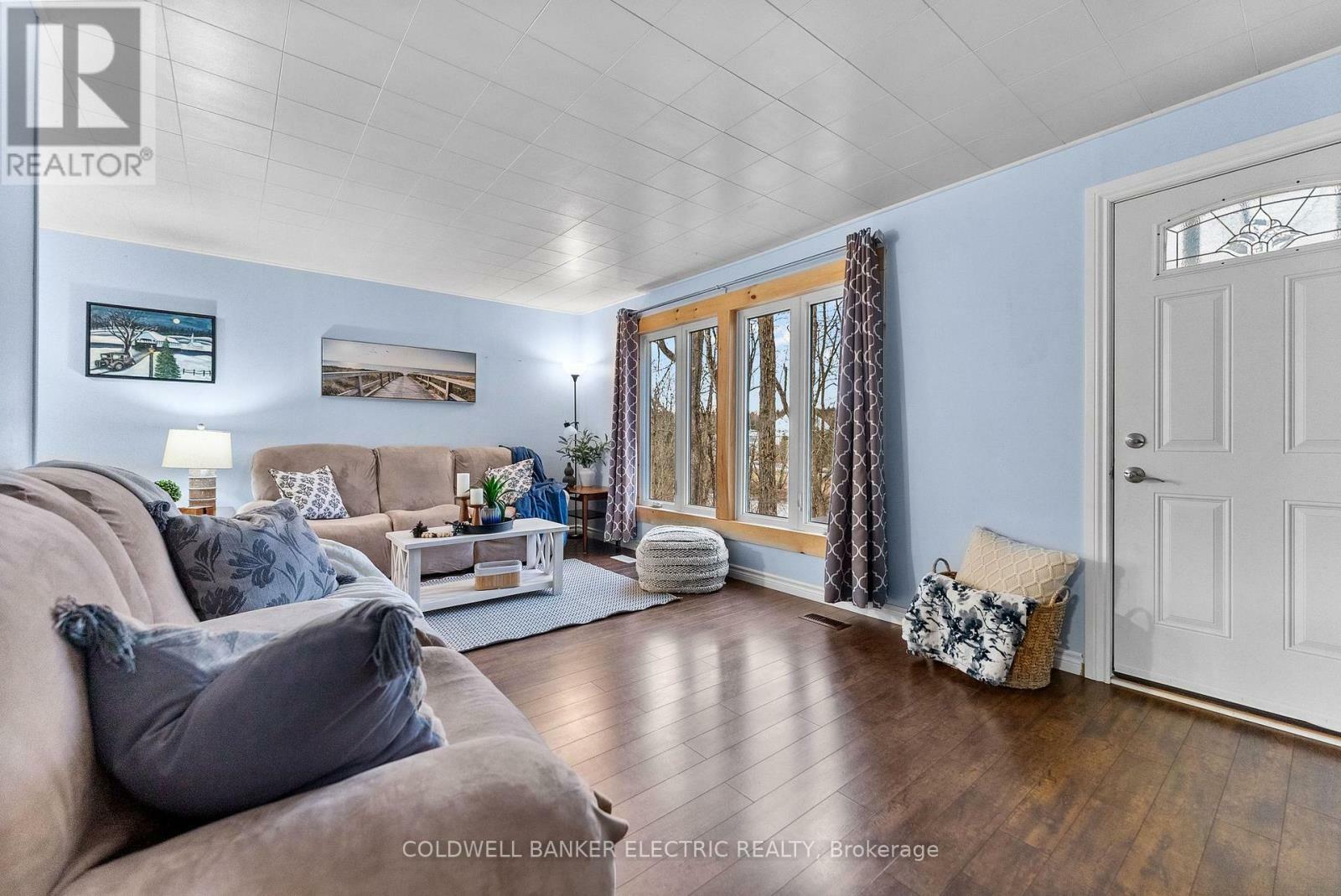 NORTH KAWARTHA, Ontario, K0L 1A0, CA, 3 Bedrooms Bedrooms, ,1 BathroomBathrooms,Residential,For Sale,1882801