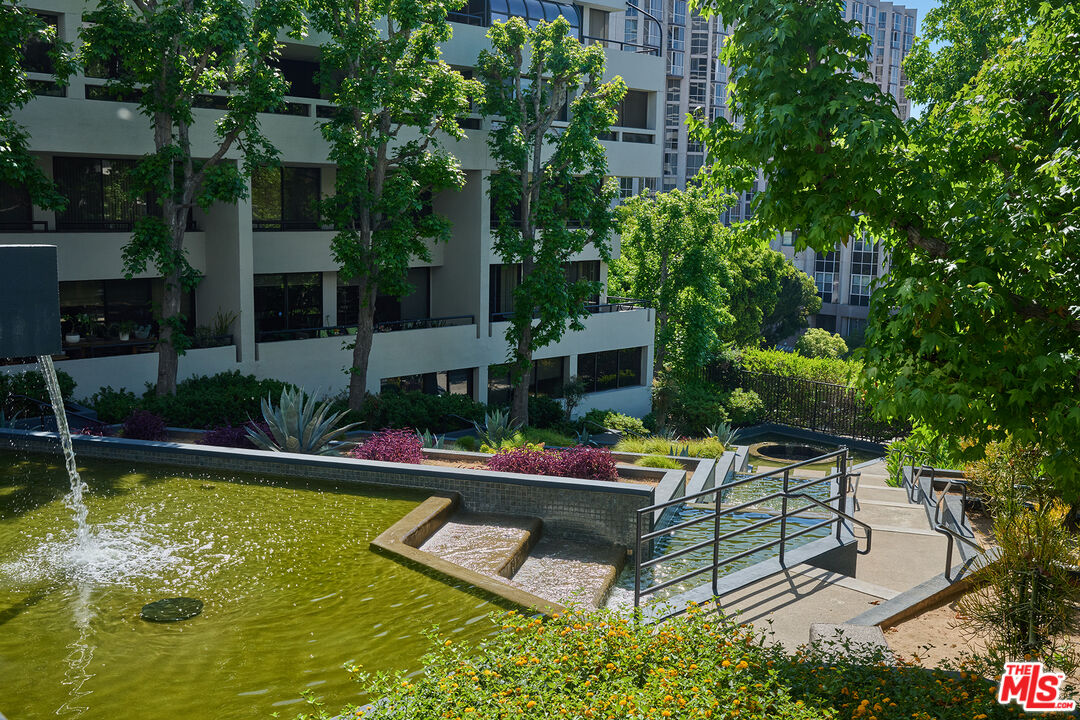 Los Angeles, California, 90012, United States, 2 Bedrooms Bedrooms, ,2 BathroomsBathrooms,Residential,For Sale,1839118