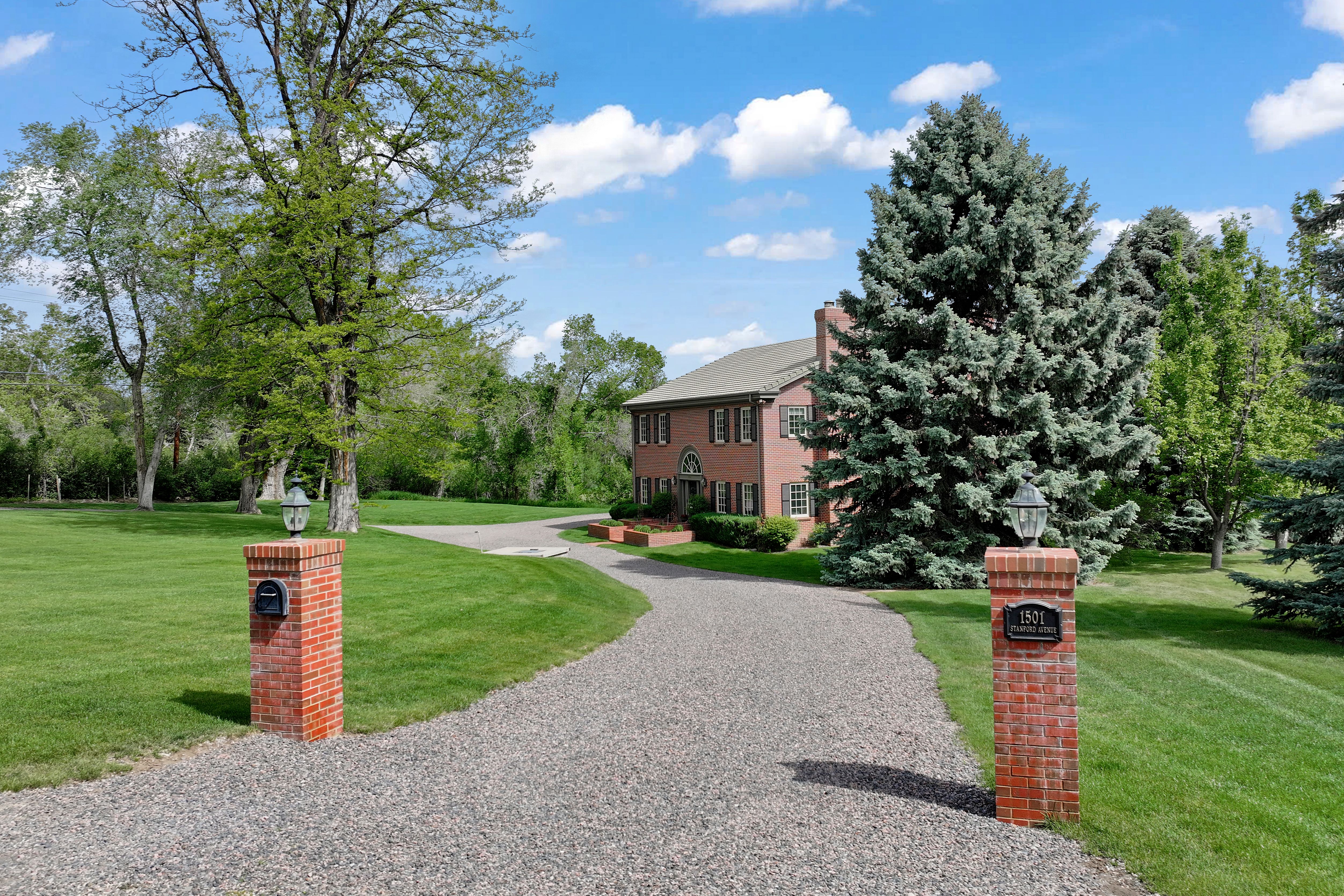  Exceptional Pennsylvania-Inspired Red Brick Colonial Revival - 物件實景