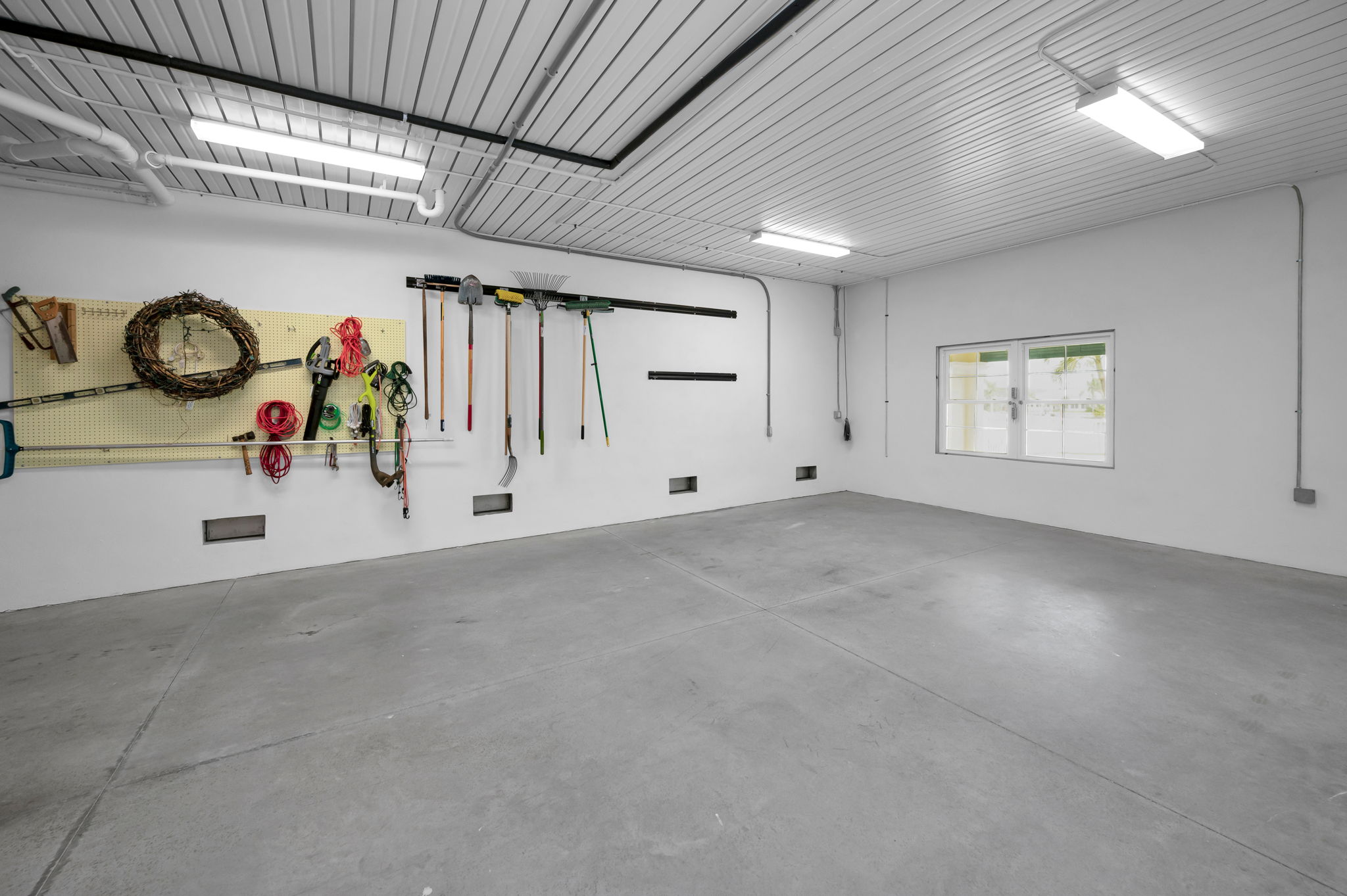 Treasure Island, Florida, 33706, United States, 3 Bedrooms Bedrooms, ,3 BathroomsBathrooms,Residential,For Sale,1974572