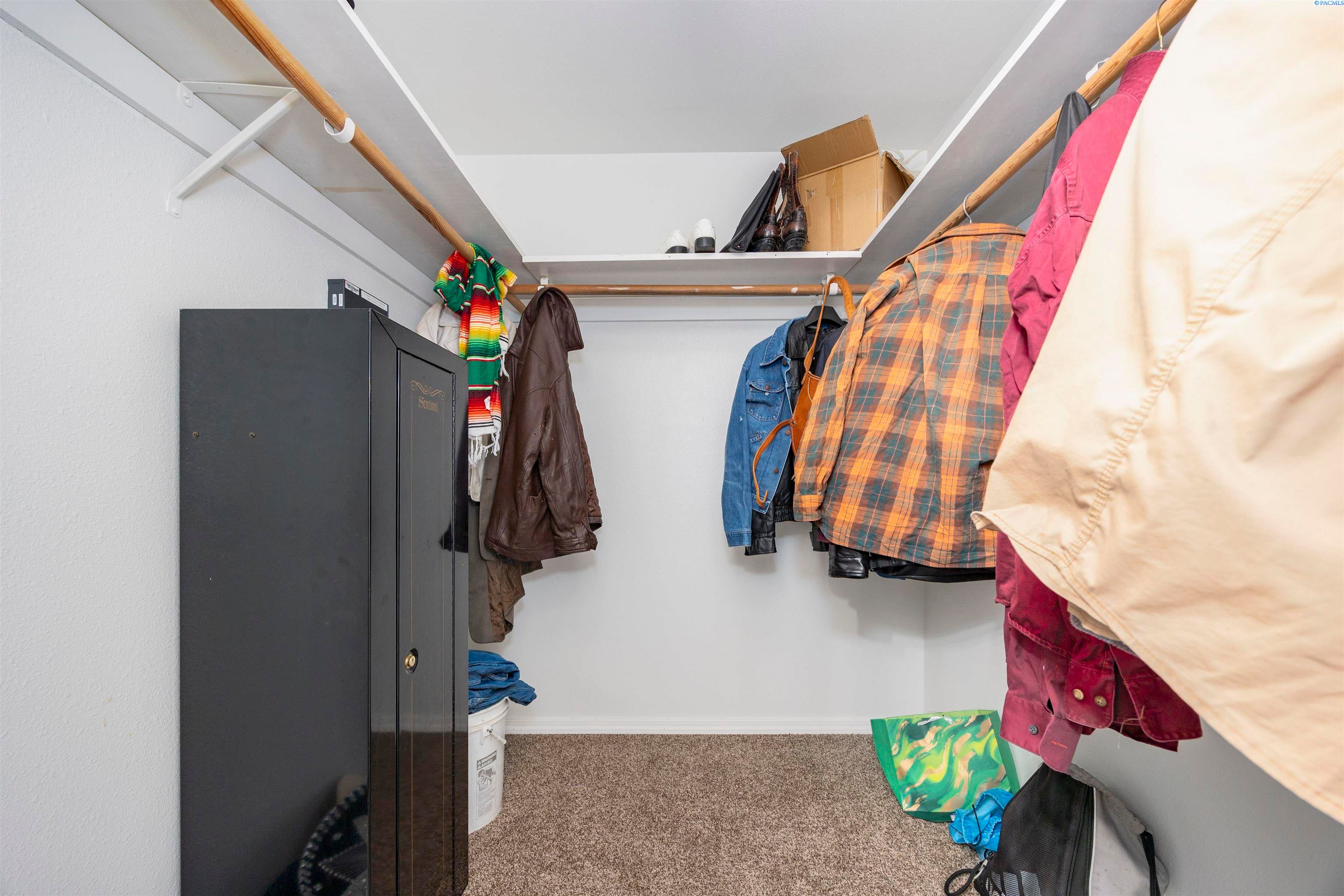 Pasco, Washington, 99301, United States, 2 Bedrooms Bedrooms, ,1 BathroomBathrooms,Residential,For Sale,1997990