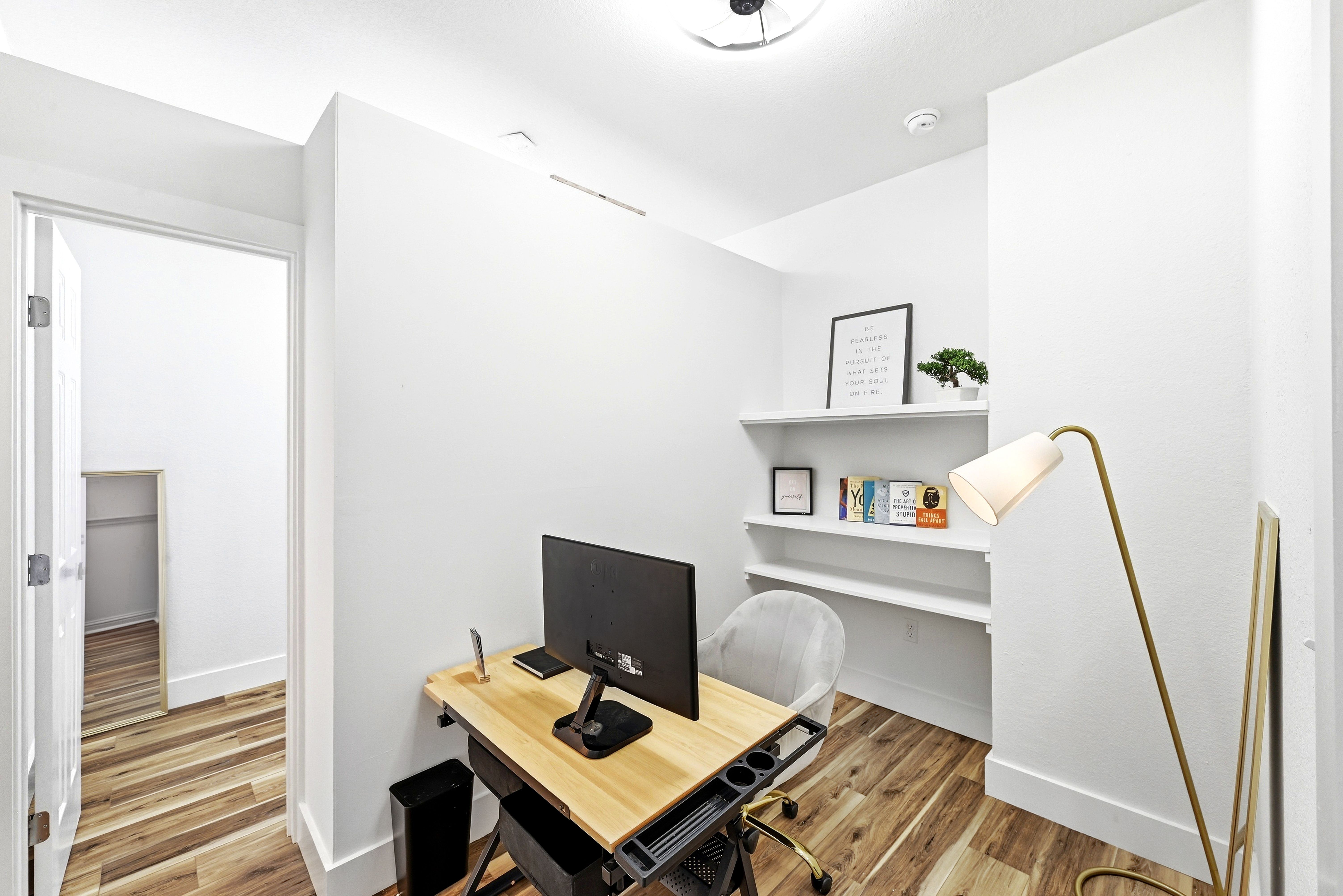  Modern Easton Park Living Step - 物件實景