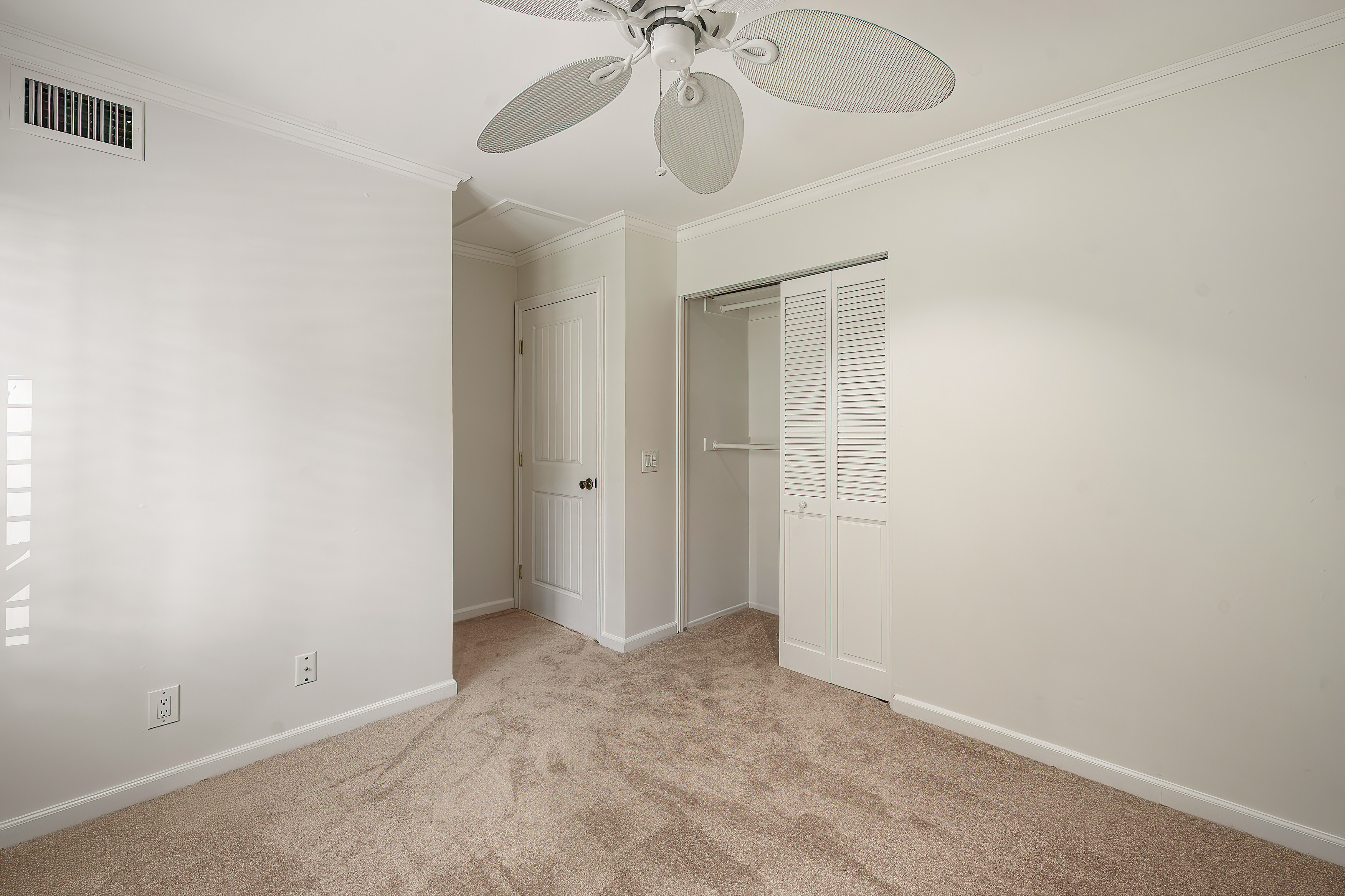  6521 Wystone Avenue #1 - 物件實景