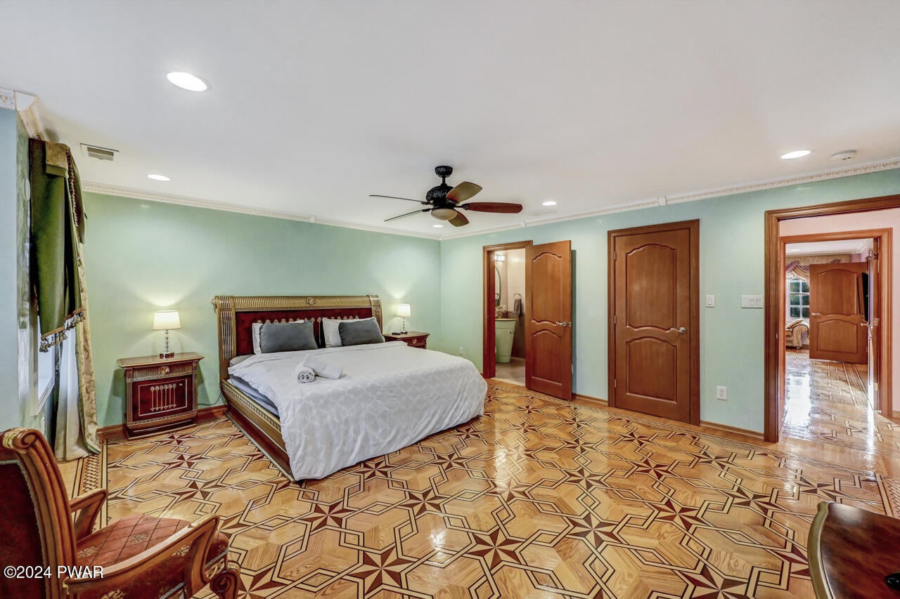 Albrightsville, Pennsylvania, 18210, United States, 4 Bedrooms Bedrooms, ,5 BathroomsBathrooms,Residential,For Sale,1982857