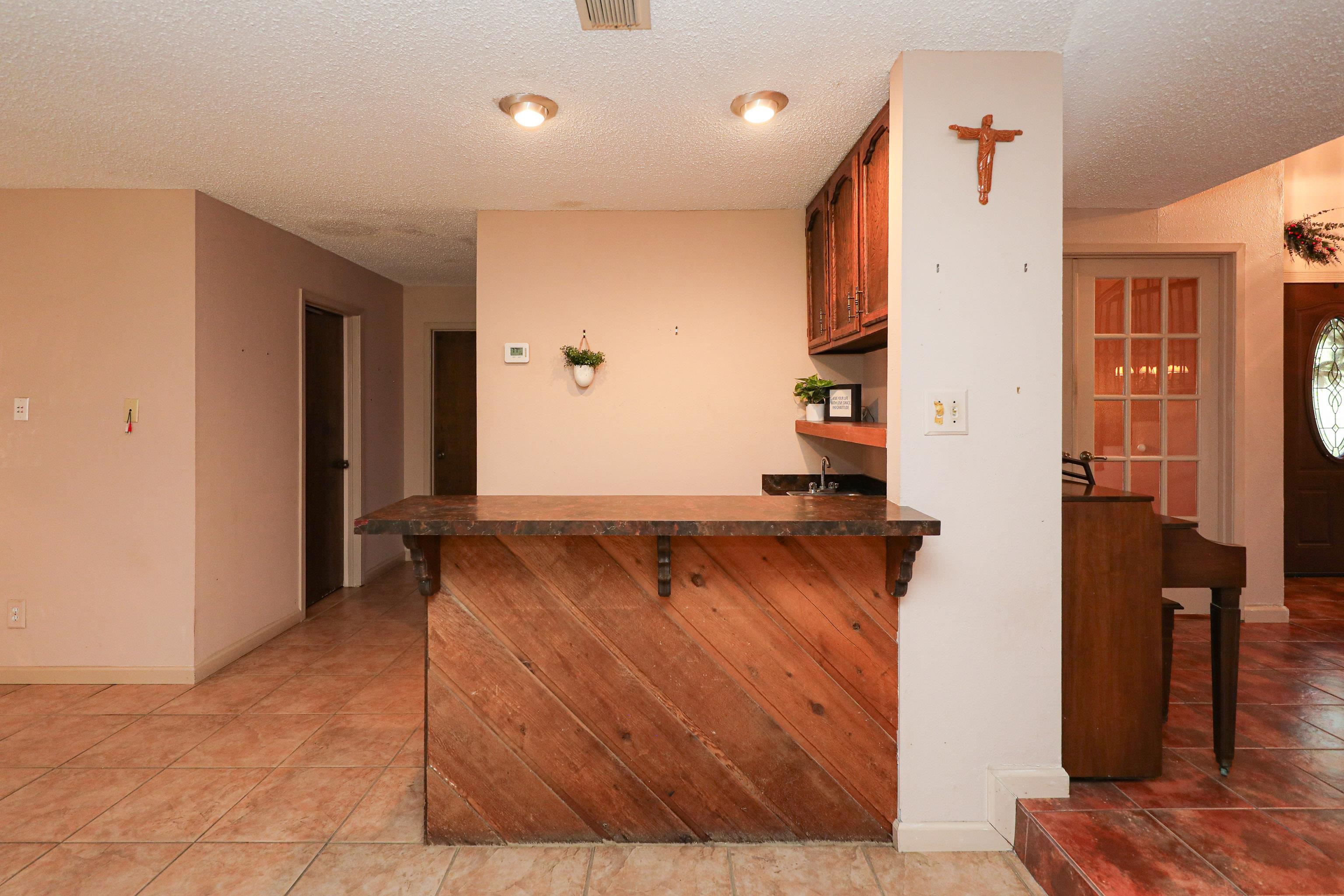 LAREDO, Texas, 78041, United States, 5 Bedrooms Bedrooms, ,3 BathroomsBathrooms,Residential,For Sale,1967607