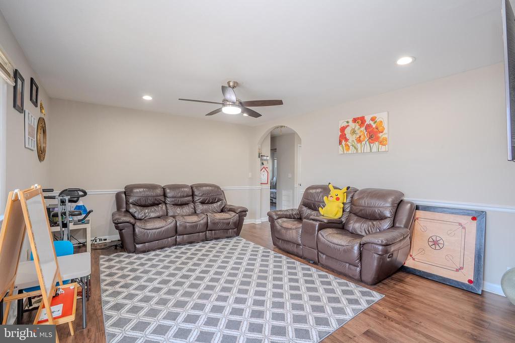 Kendall Park, New Jersey, 08824, United States, 3 Bedrooms Bedrooms, ,2 BathroomsBathrooms,Residential,For Sale,2005675