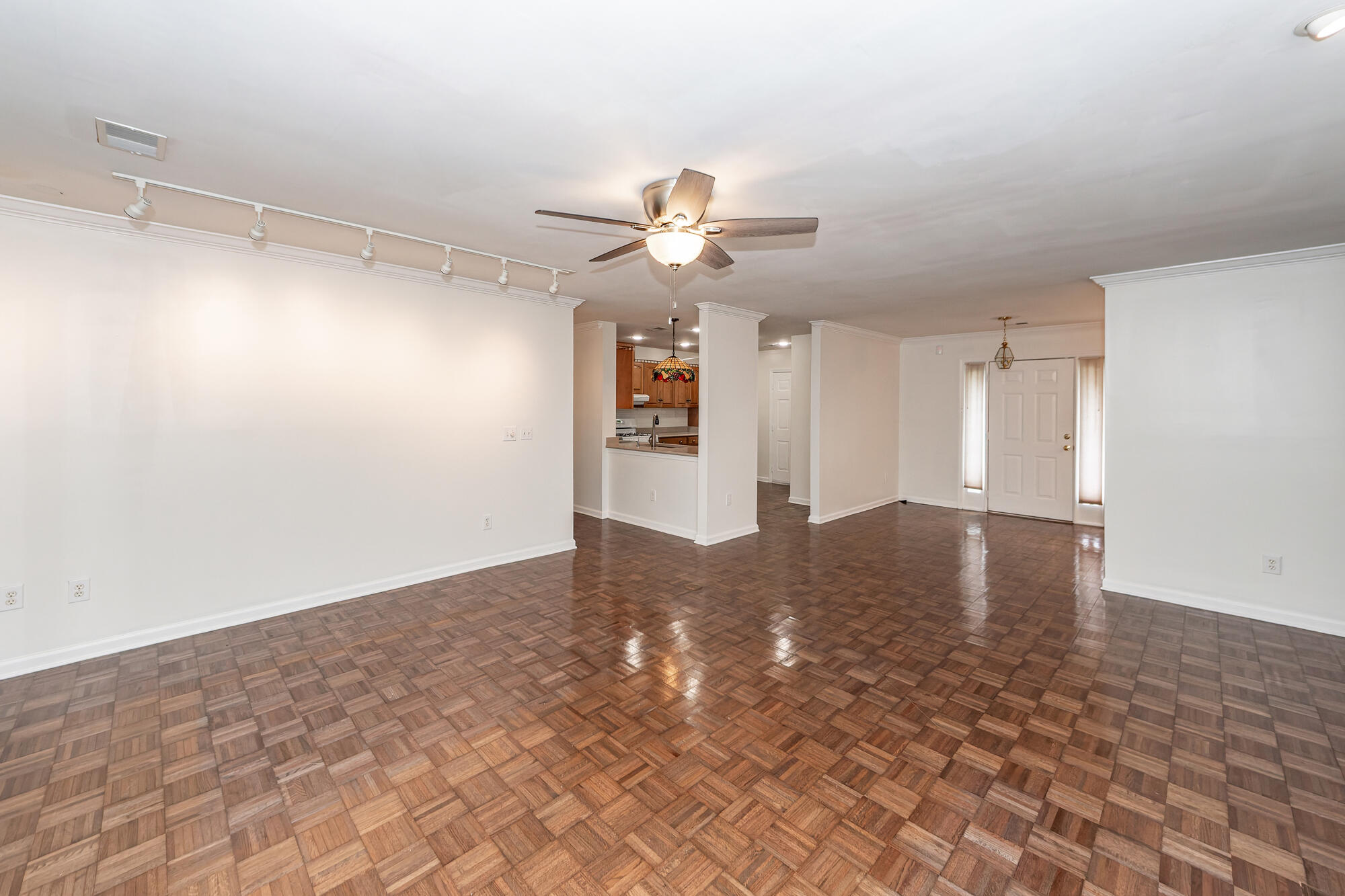Mount Pleasant, South Carolina, 29466, United States, 3 Bedrooms Bedrooms, ,2 BathroomsBathrooms,Residential,For Sale,1743207
