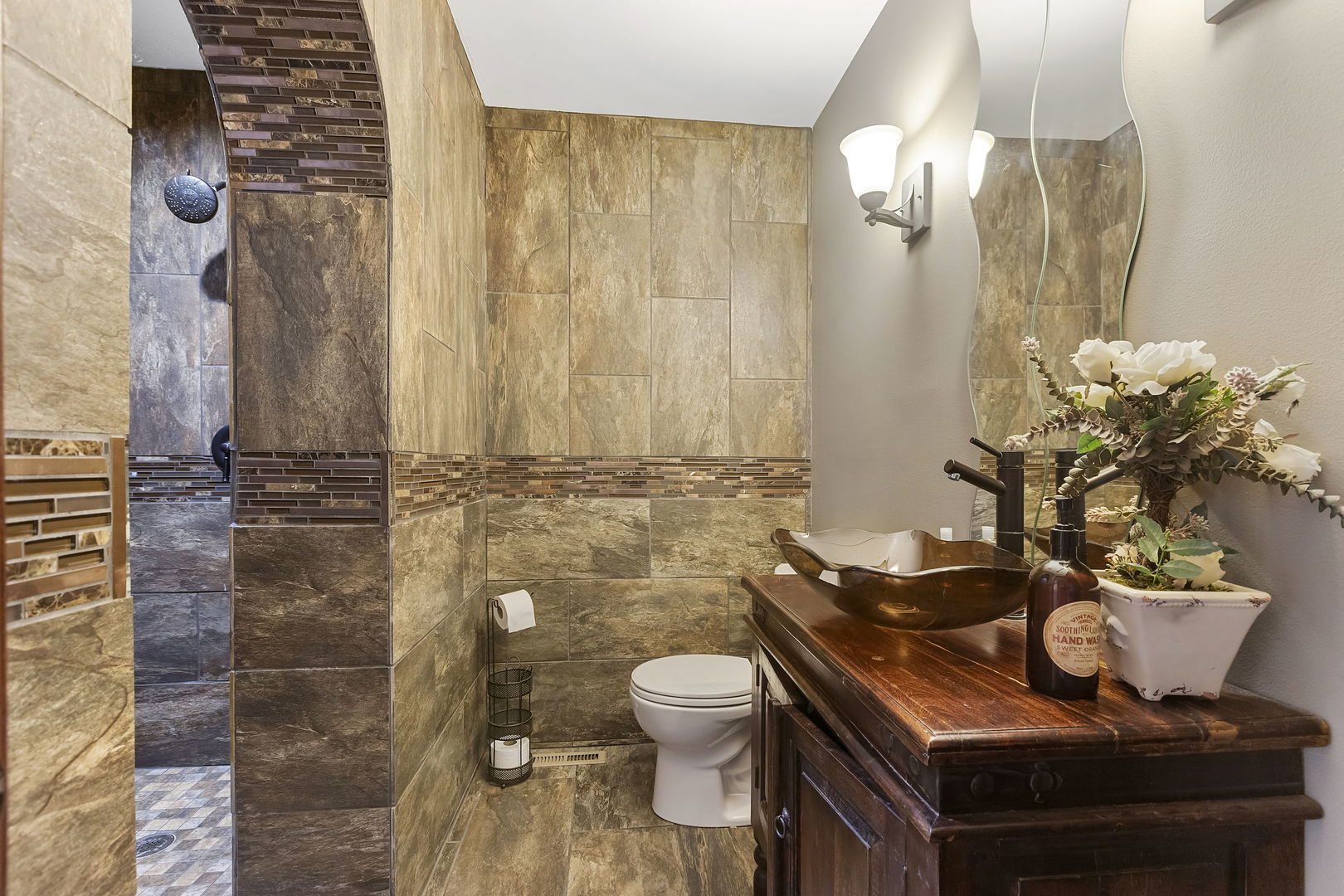 St. Charles, Illinois, 60175, United States, 6 Bedrooms Bedrooms, ,8 BathroomsBathrooms,Residential,For Sale,1940364