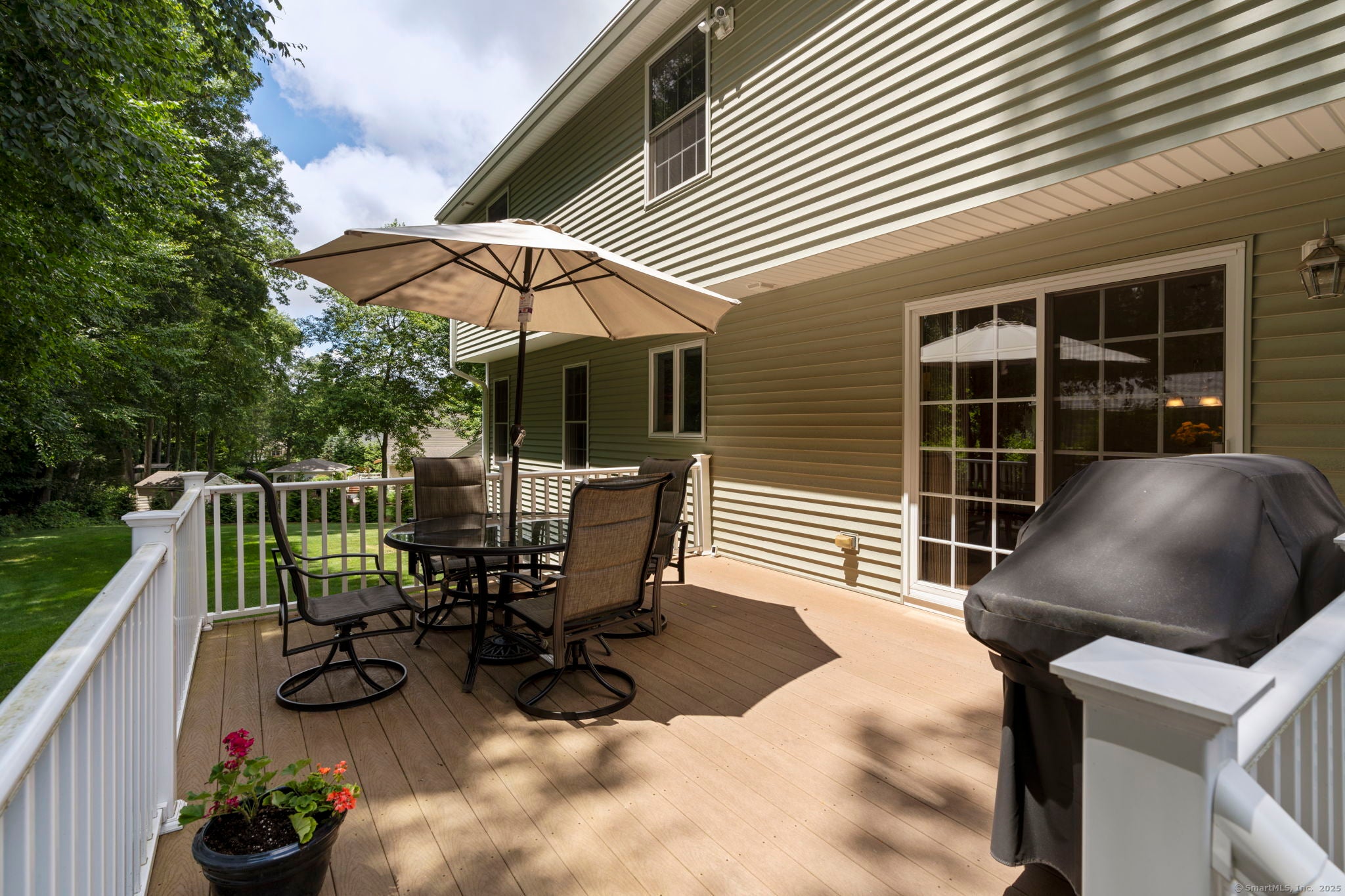 Manchester, Connecticut, 06040, United States, 4 Bedrooms Bedrooms, ,3 BathroomsBathrooms,Residential,For Sale,1916199