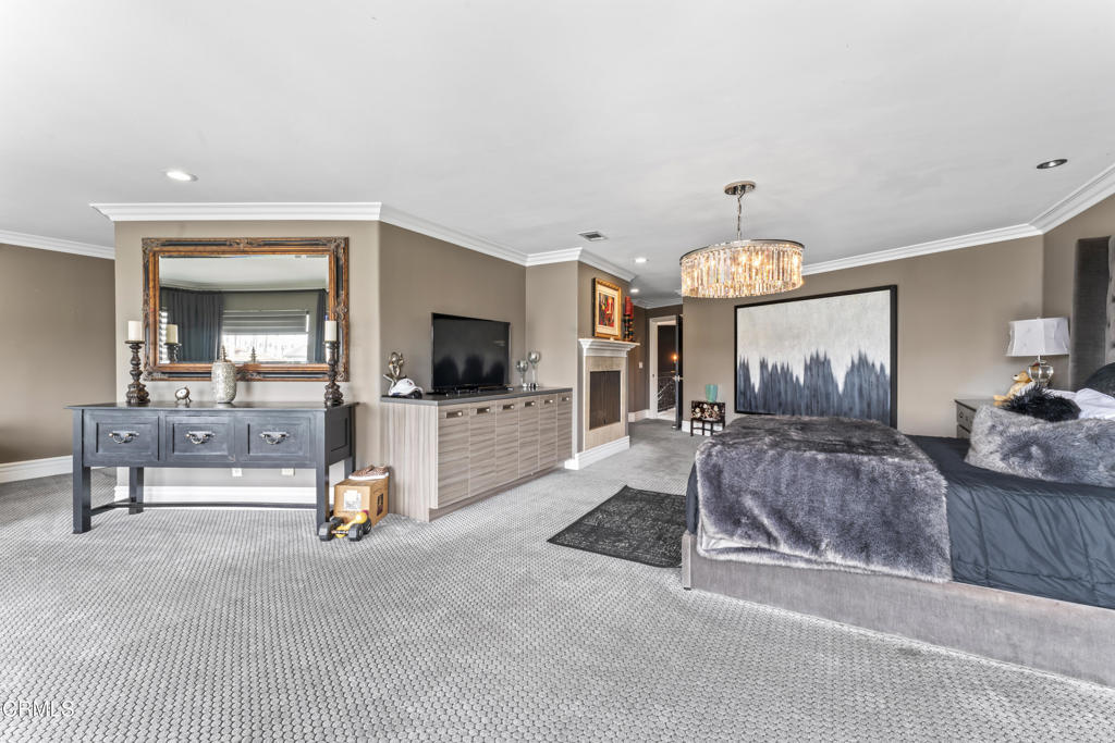 Ventura, California, 93001, United States, 5 Bedrooms Bedrooms, ,3 BathroomsBathrooms,Residential,For Sale,1839007