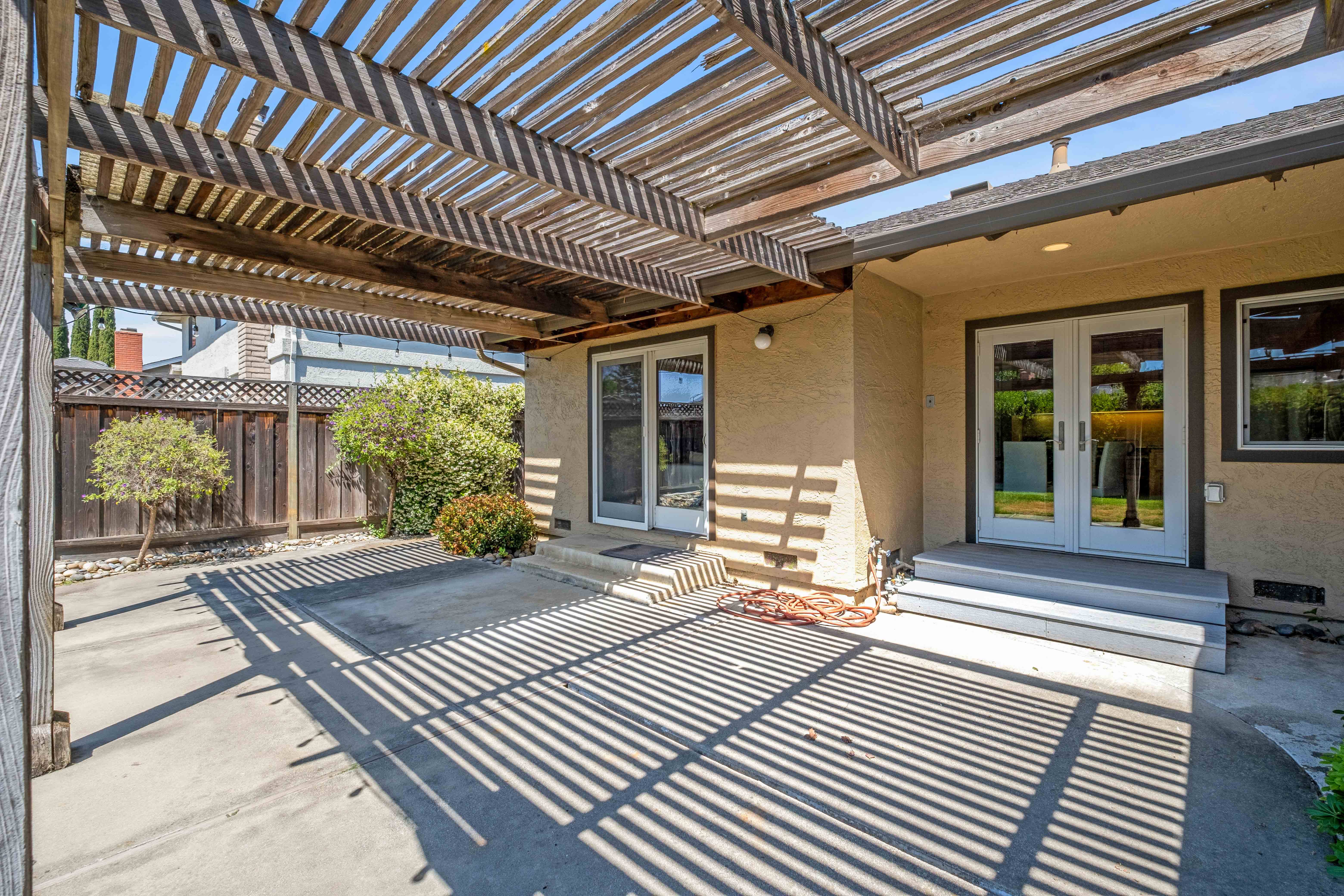  Beautifully Updated Pleasanton Single-Story with Custom Finishes - 物件實景