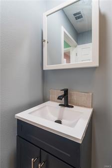 Los Angeles, California, 90019, United States, 2 Bedrooms Bedrooms, ,2 BathroomsBathrooms,Residential,For Sale,2001509