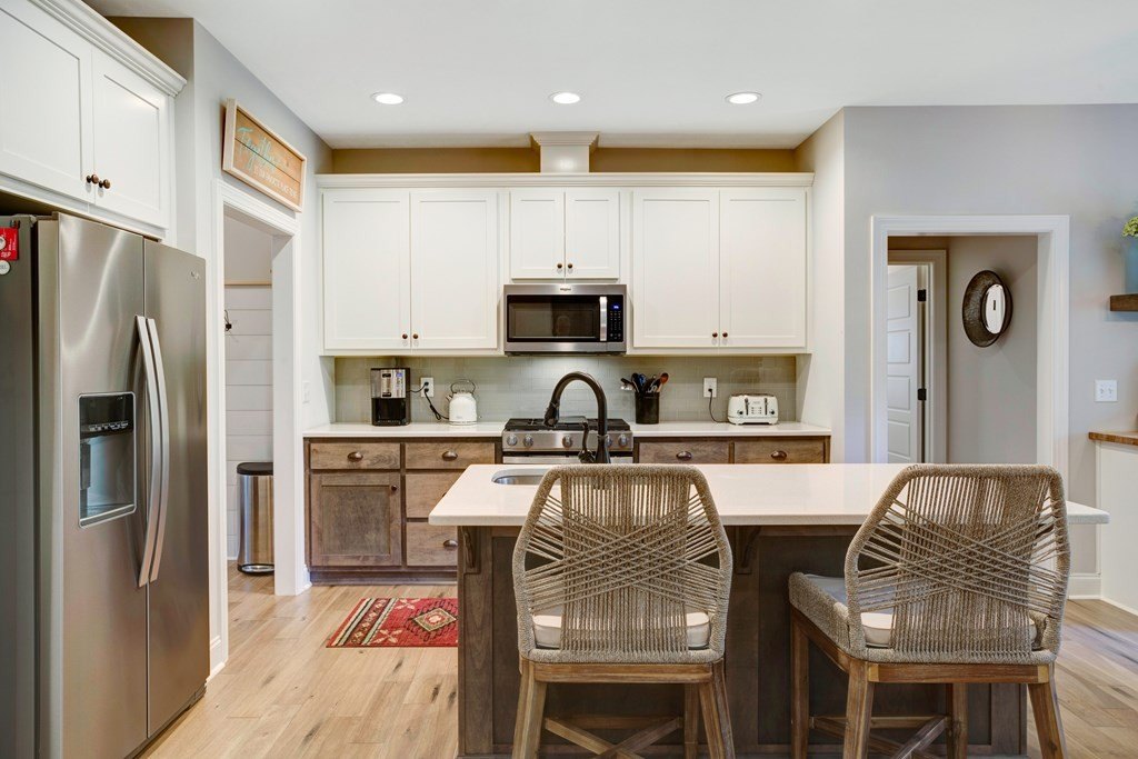 Hayesville, North Carolina, 28904, United States, 3 Bedrooms Bedrooms, ,3 BathroomsBathrooms,Residential,For Sale,1872419