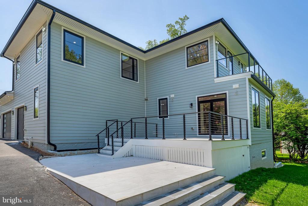 Herndon, Virginia, 20170, United States, 6 Bedrooms Bedrooms, ,6 BathroomsBathrooms,Residential,For Sale,1941281