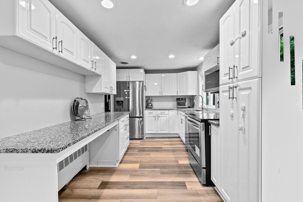 Sharon, Massachusetts, 02067, United States, 3 Bedrooms Bedrooms, ,1 BathroomBathrooms,Residential,For Sale,1867419