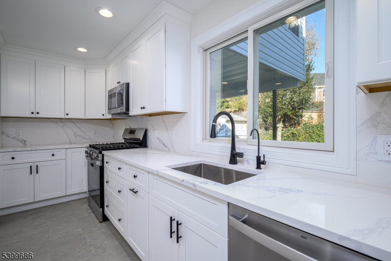 Clifton City, New Jersey, 07014, United States, 5 Bedrooms Bedrooms, ,4 BathroomsBathrooms,Residential,For Sale,2000653