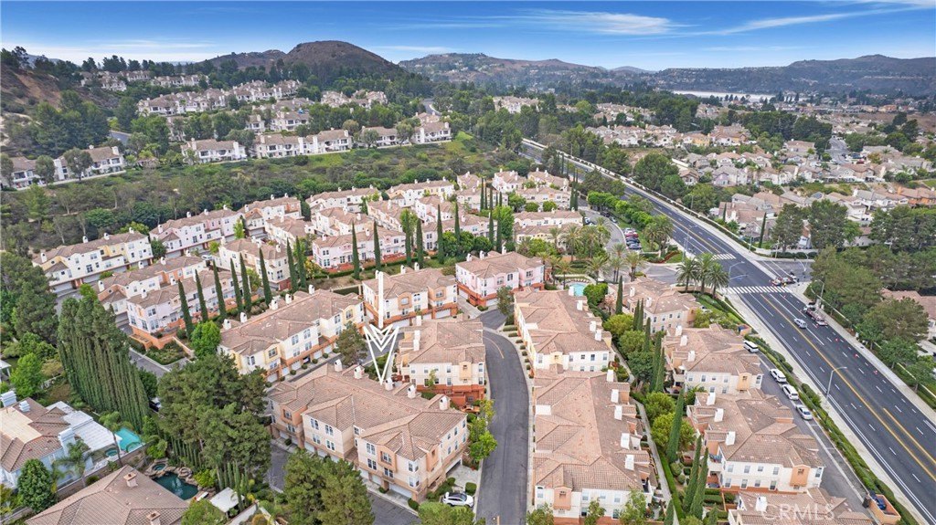 Anaheim, California, 92808, United States, 2 Bedrooms Bedrooms, ,2 BathroomsBathrooms,Residential,For Sale,1917583