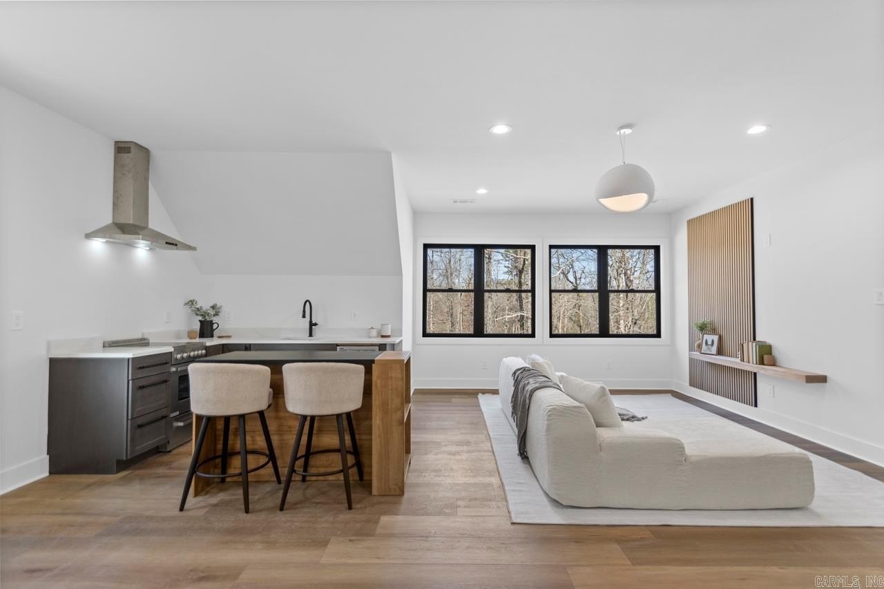 Alexander, Arkansas, 72002, United States, 6 Bedrooms Bedrooms, ,4 BathroomsBathrooms,Residential,For Sale,1986136