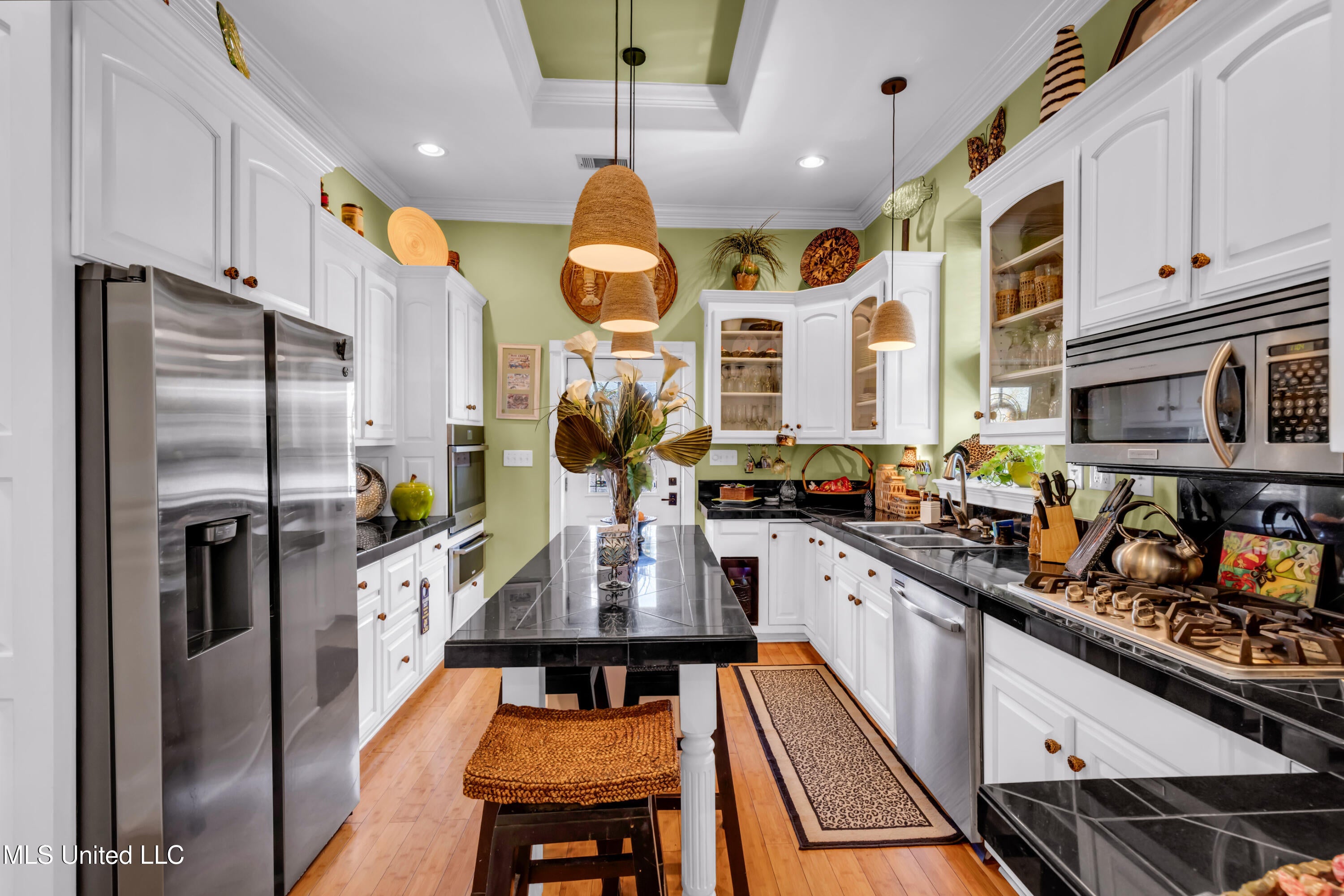 Biloxi, Mississippi, 39530, United States, 3 Bedrooms Bedrooms, ,3 BathroomsBathrooms,Residential,For Sale,1991800