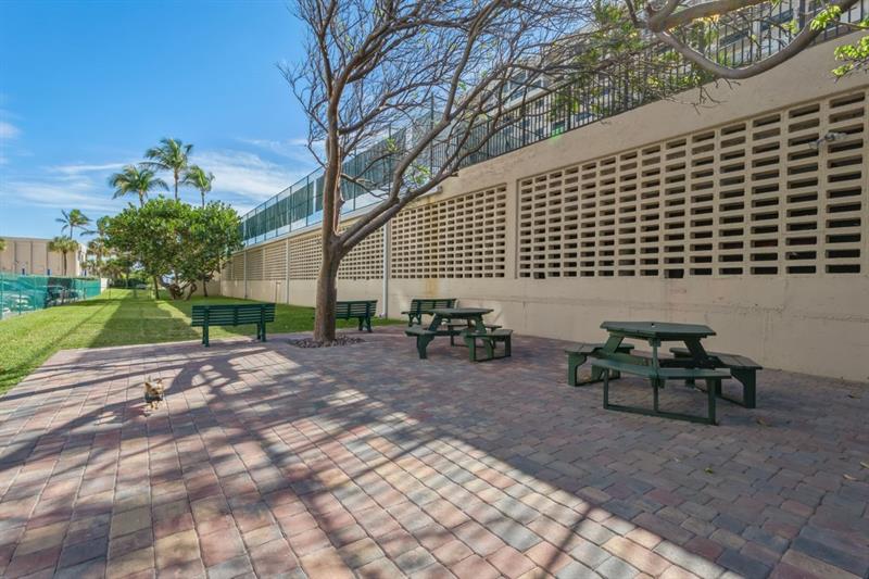 Lauderdale By The Sea, Florida, 33308, United States, 2 Bedrooms Bedrooms, ,2 BathroomsBathrooms,Residential,For Sale,1898422