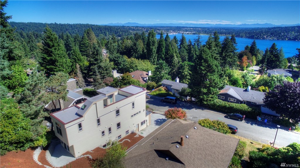 16001 36th Ave NE, Lake Forest Park, Washington, 98155, United States, 2 Bedrooms Bedrooms, ,4 BathroomsBathrooms,Residential,For Sale,16001 36th Ave NE,1621421