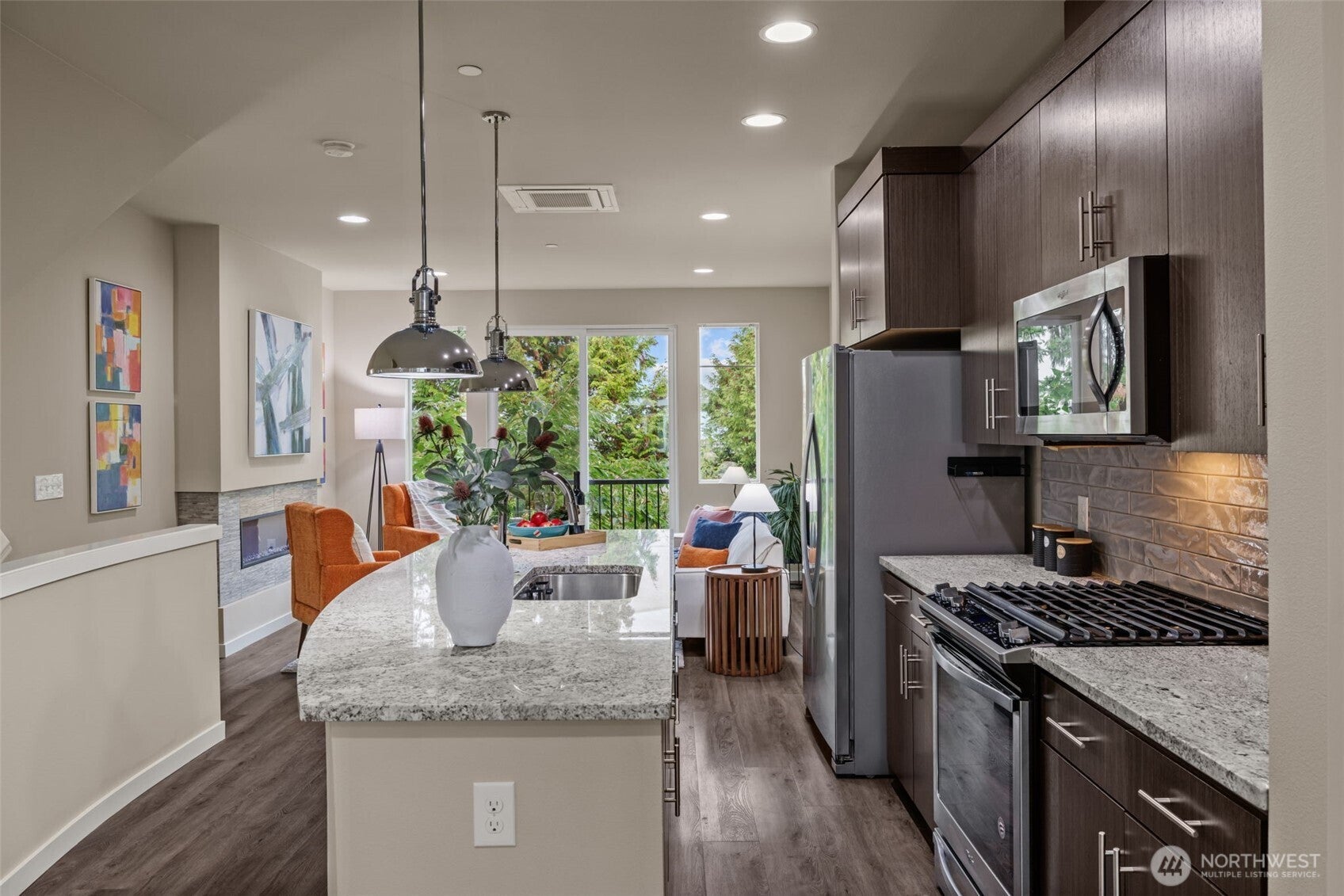 Everett, Washington, 98208, United States, 2 Bedrooms Bedrooms, ,2 BathroomsBathrooms,Residential,For Sale,1975996