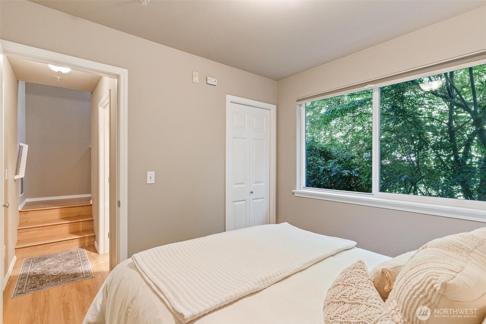 Kenmore, Washington, 98028, United States, 3 Bedrooms Bedrooms, ,2 BathroomsBathrooms,Residential,For Sale,1974587