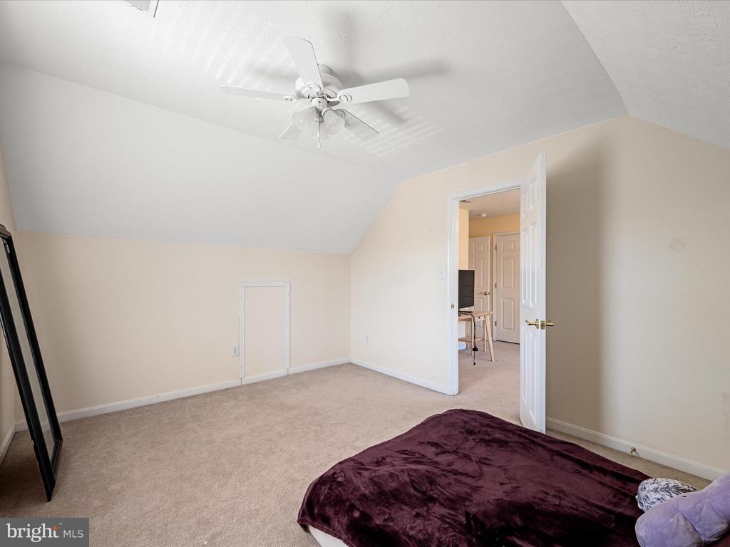 Stephens City, Virginia, 22655, United States, 4 Bedrooms Bedrooms, ,4 BathroomsBathrooms,Residential,For Sale,1905716