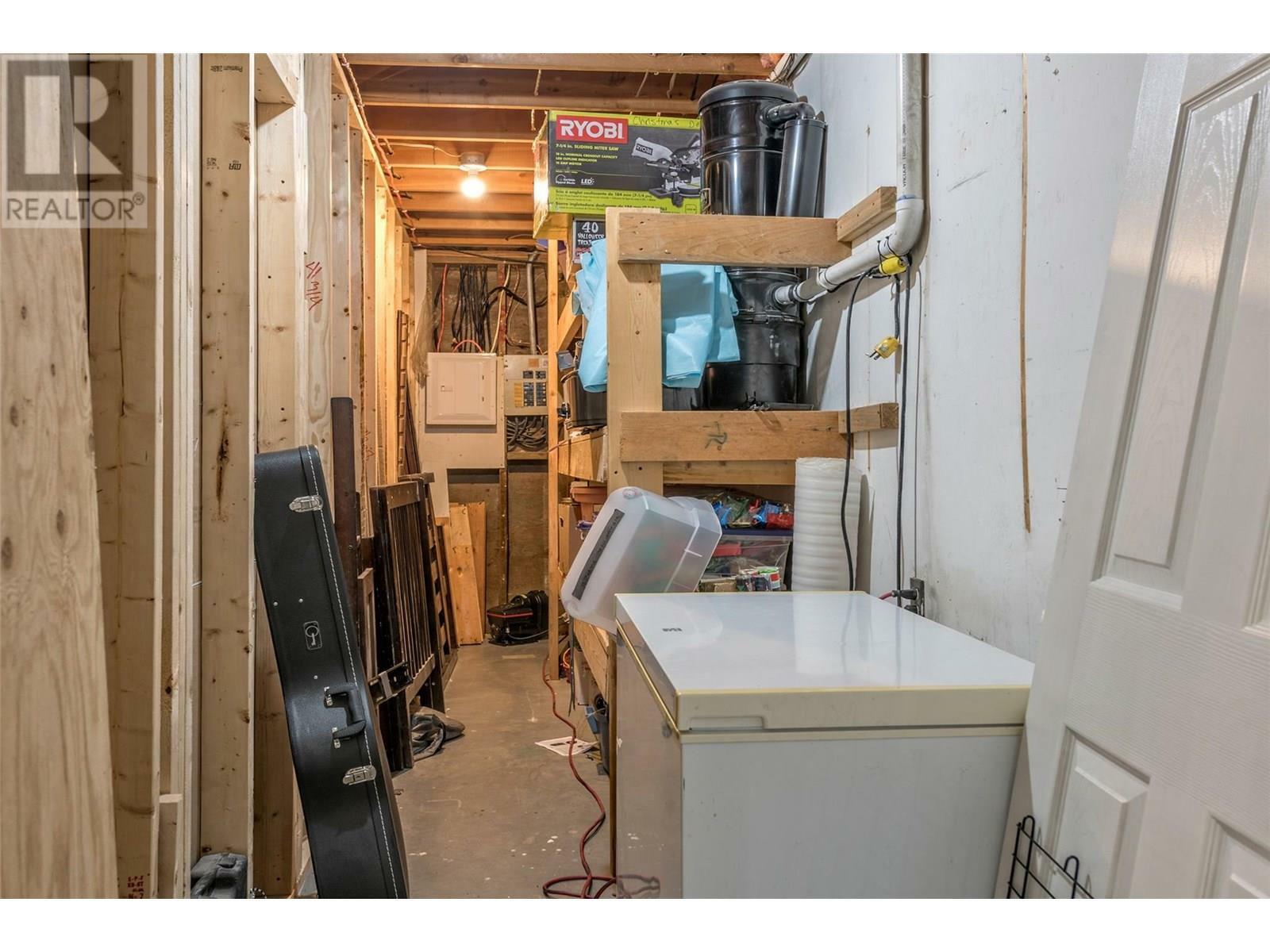 SPALLUMCHEEN, British Columbia, V4Y 0S6, CA, 3 Bedrooms Bedrooms, ,3 BathroomsBathrooms,Residential,For Sale,1874999