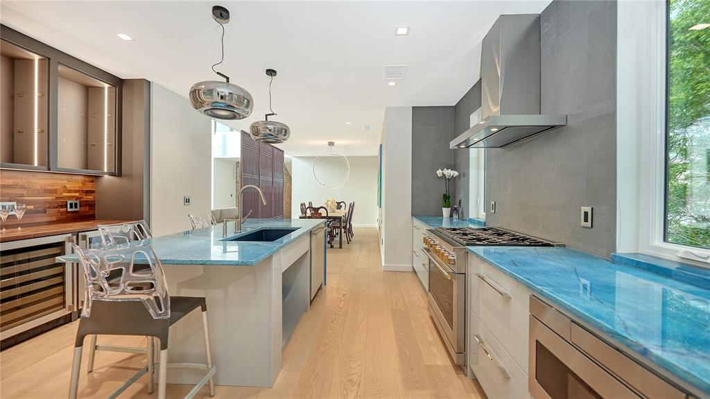 Longboat Key, Florida, 34228, United States, 5 Bedrooms Bedrooms, ,5 BathroomsBathrooms,Residential,For Sale,1766369