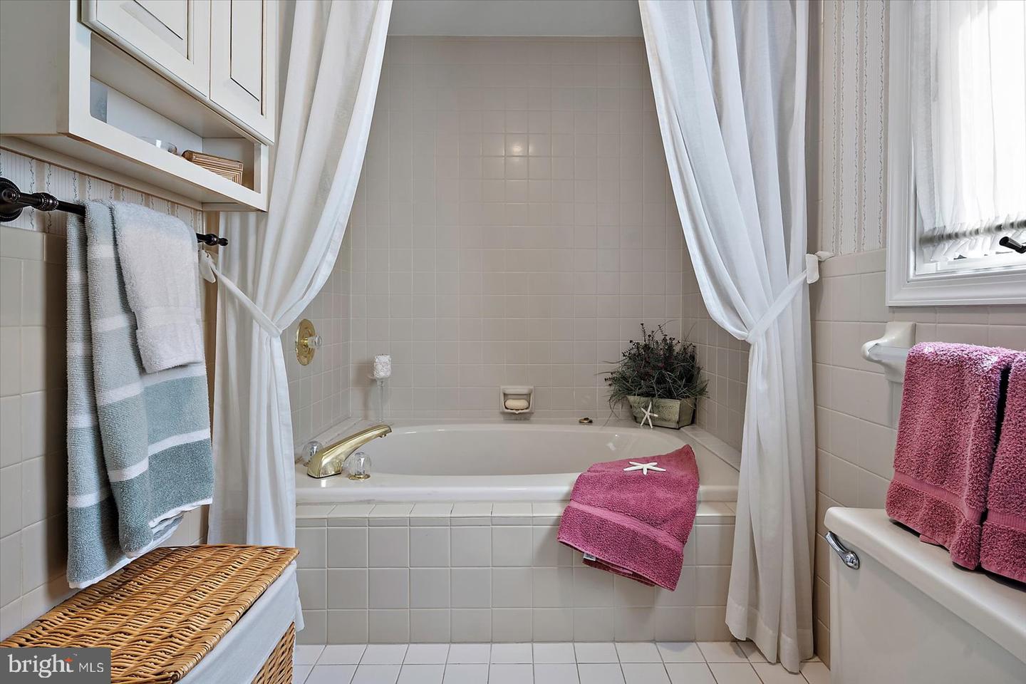 Ocean City, Maryland, 21842, United States, 4 Bedrooms Bedrooms, ,3 BathroomsBathrooms,Residential,For Sale,1942171