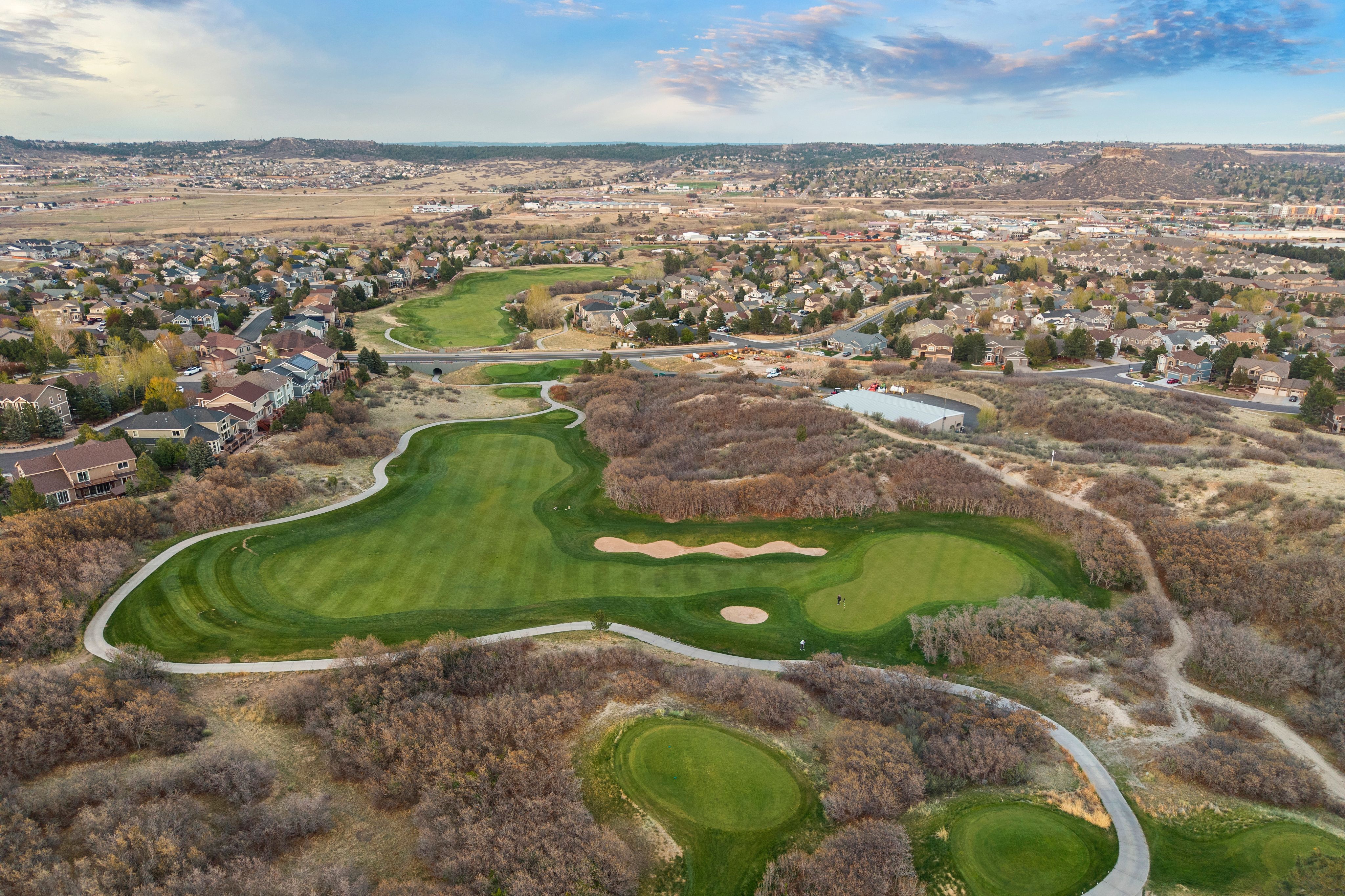  Situated on a desirable corner lot in the sought-after Red Hawk community - 物件實景