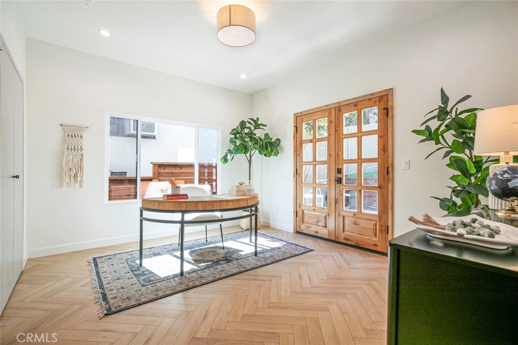 Los Angeles, California, 90027, United States, 4 Bedrooms Bedrooms, ,3 BathroomsBathrooms,Residential,For Sale,1942315