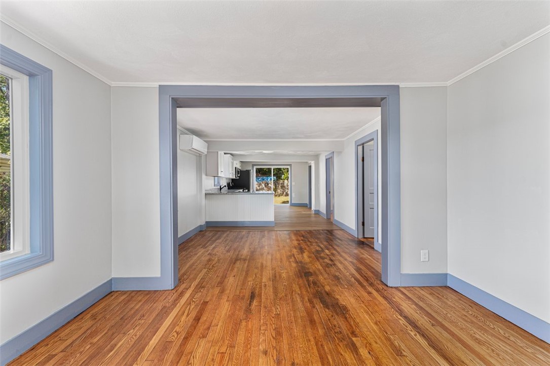 Warwick, Rhode Island, 02889, United States, 4 Bedrooms Bedrooms, ,2 BathroomsBathrooms,Residential,For Sale,1988287