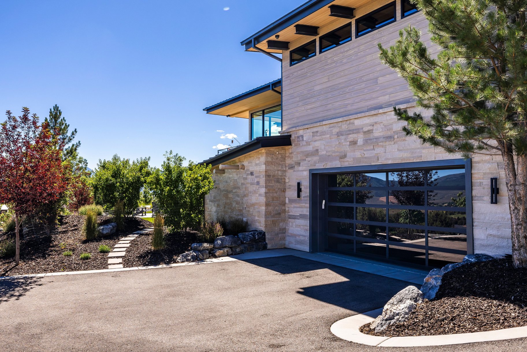  Luxury Lives Here  Architectural Masterpiece with Unmatched Privacy & Views - 物件實景