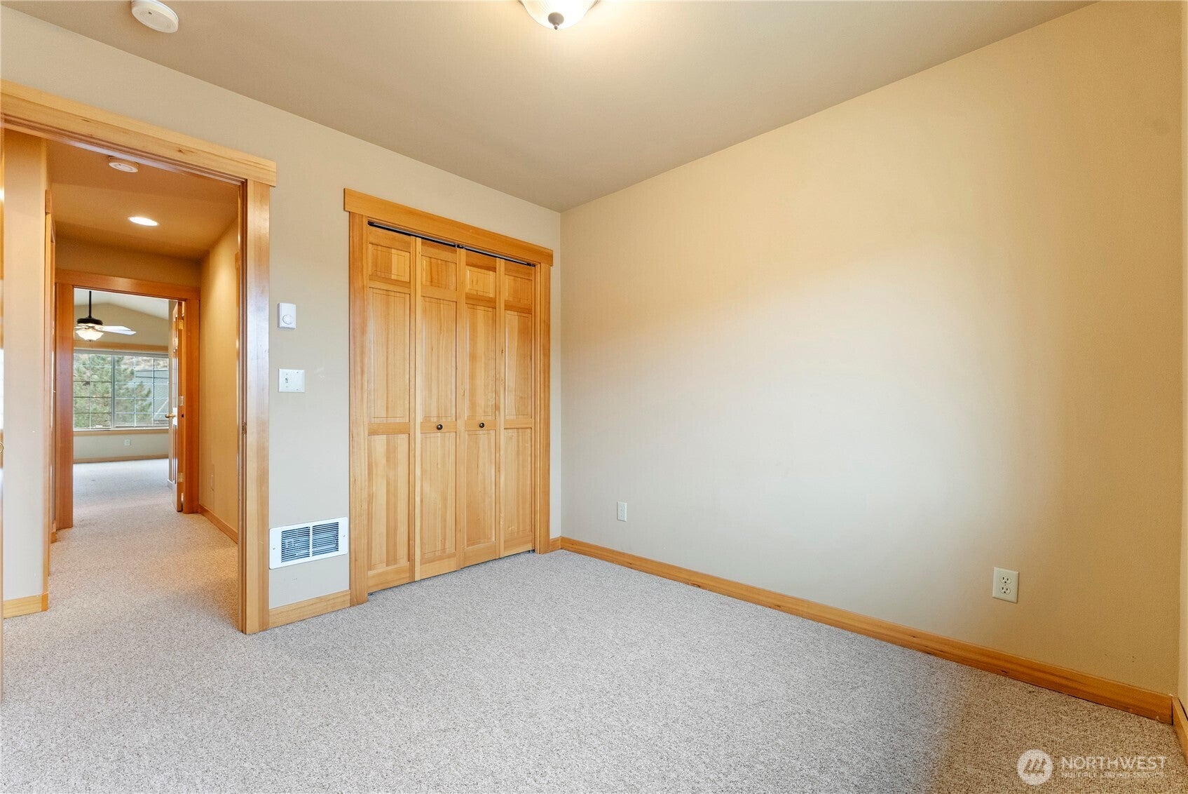 Winthrop, Washington, 98862, United States, 3 Bedrooms Bedrooms, ,3 BathroomsBathrooms,Residential,For Sale,1997412