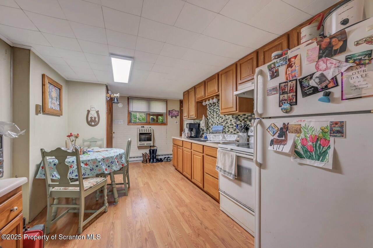 Gouldsboro, Pennsylvania, 18424, United States, 5 Bedrooms Bedrooms, ,2 BathroomsBathrooms,Residential,For Sale,1932796