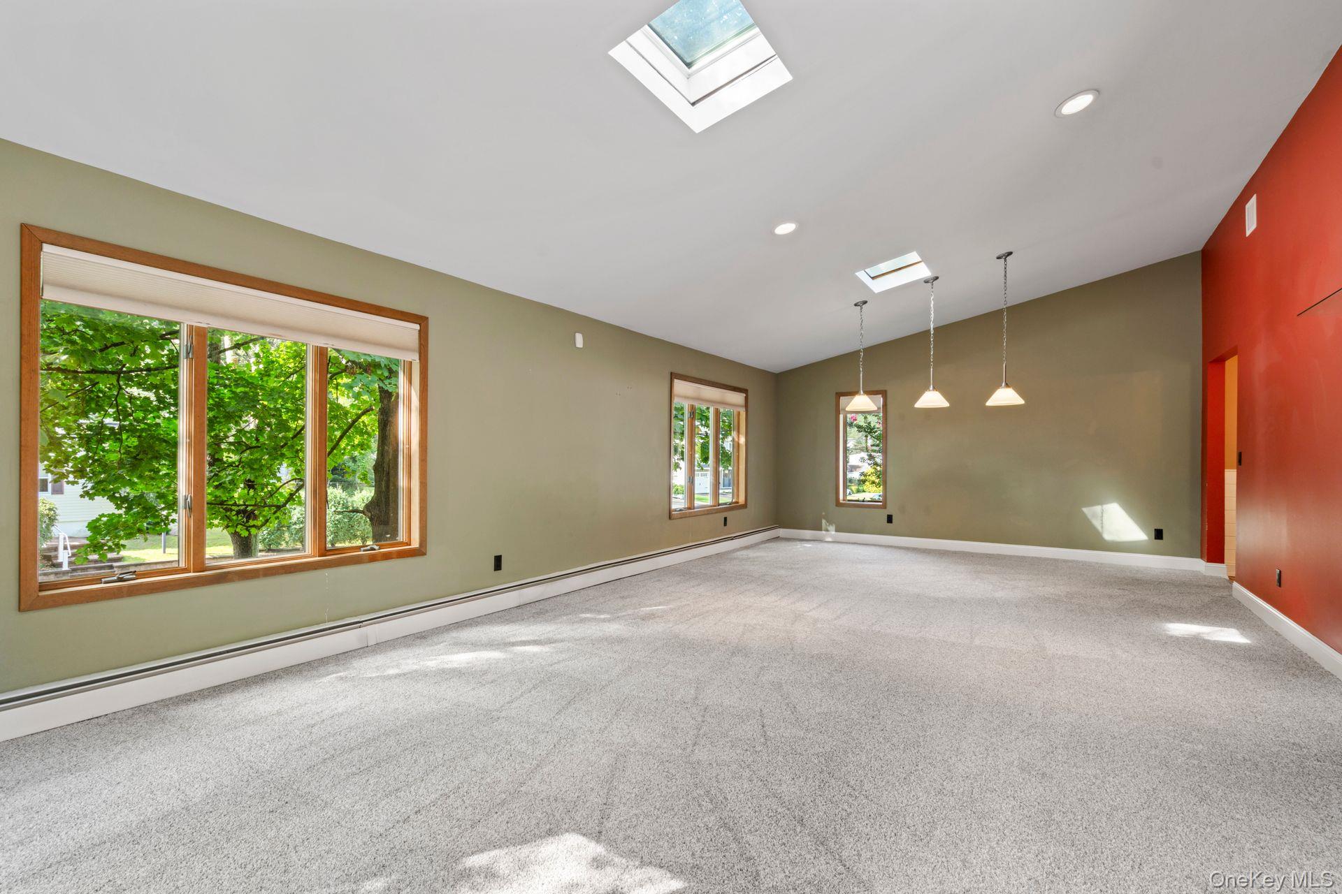 East Northport, New York, 11731, United States, 3 Bedrooms Bedrooms, ,2 BathroomsBathrooms,Residential,For Sale,1942269
