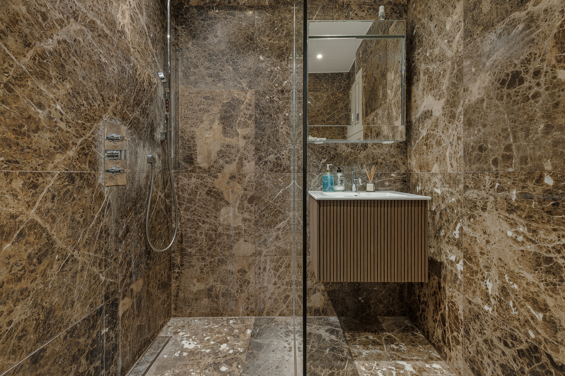  A Design-Led Townhouse Moments from Hyde Park - 物件實景
