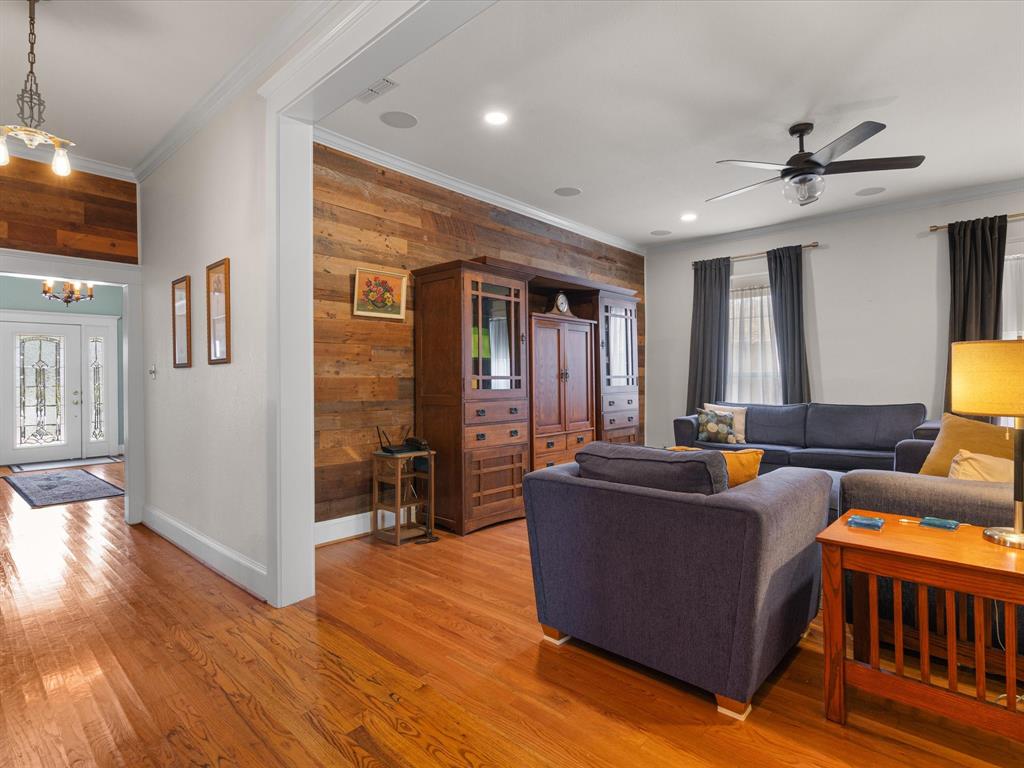 Waxahachie, Texas, 75165, United States, 5 Bedrooms Bedrooms, ,3 BathroomsBathrooms,Residential,For Sale,1983895