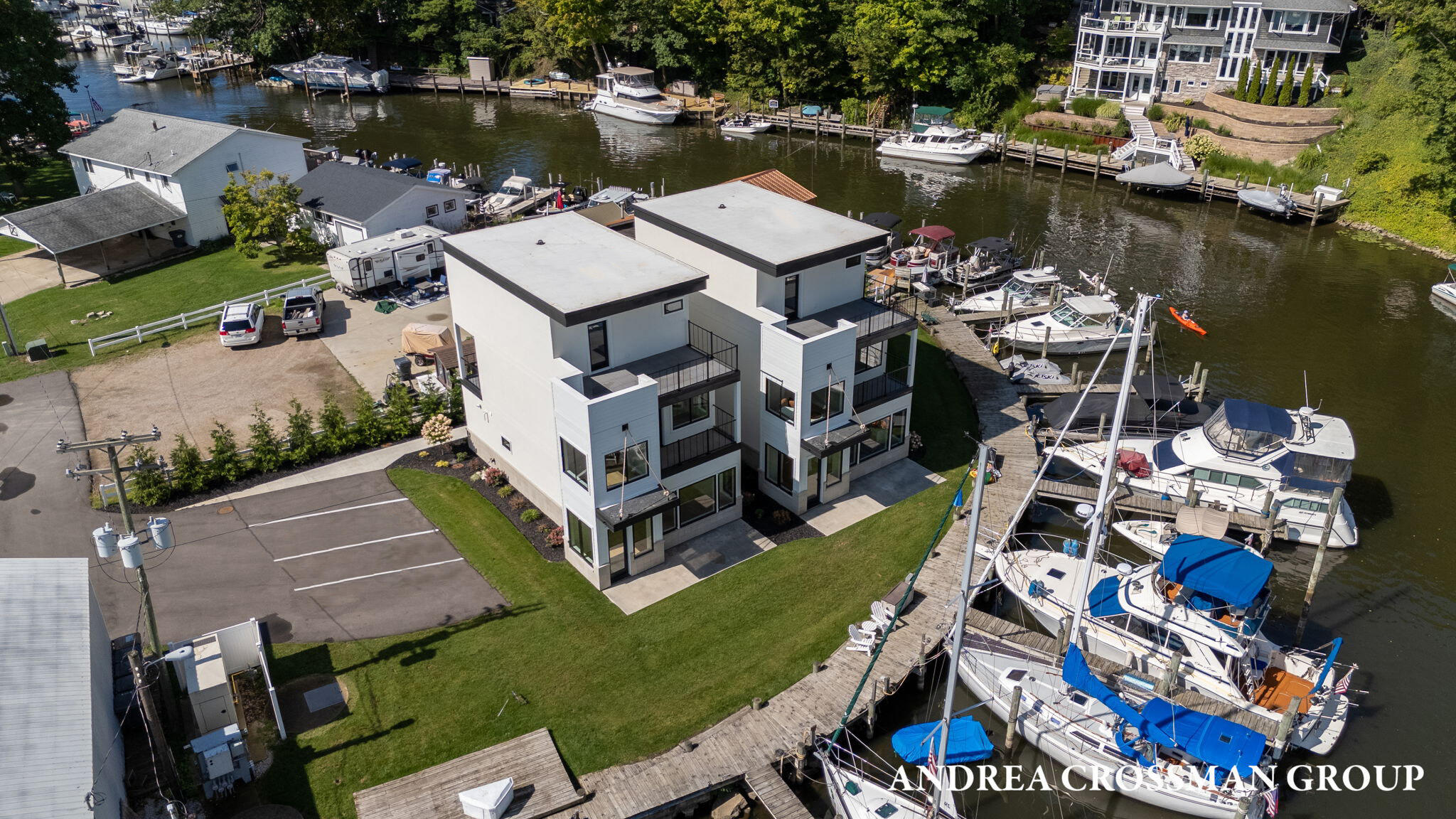 South Haven, Michigan, 49090, United States, 3 Bedrooms Bedrooms, ,3 BathroomsBathrooms,Residential,For Sale,1987692