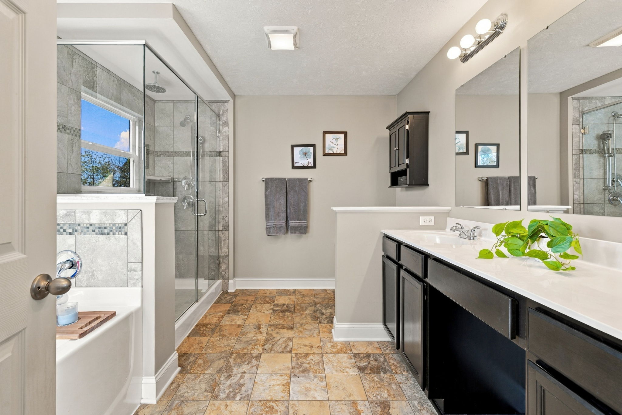  215 Horse Shoe Drive, Clinton, PA 15026 - 物件實景