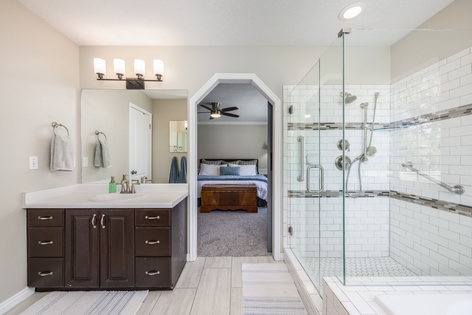  Multigenerational Living in South Jordan: 5 Beds, 2 Kitchens, 0.33-Acre Lot - 物件實景
