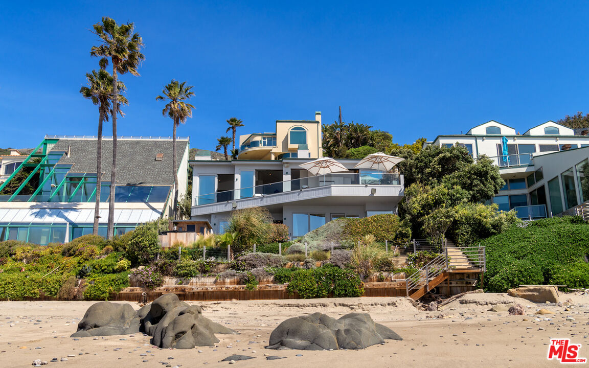 Malibu, California, 90265, United States, 4 Bedrooms Bedrooms, ,5 BathroomsBathrooms,Residential,For Sale,1897741