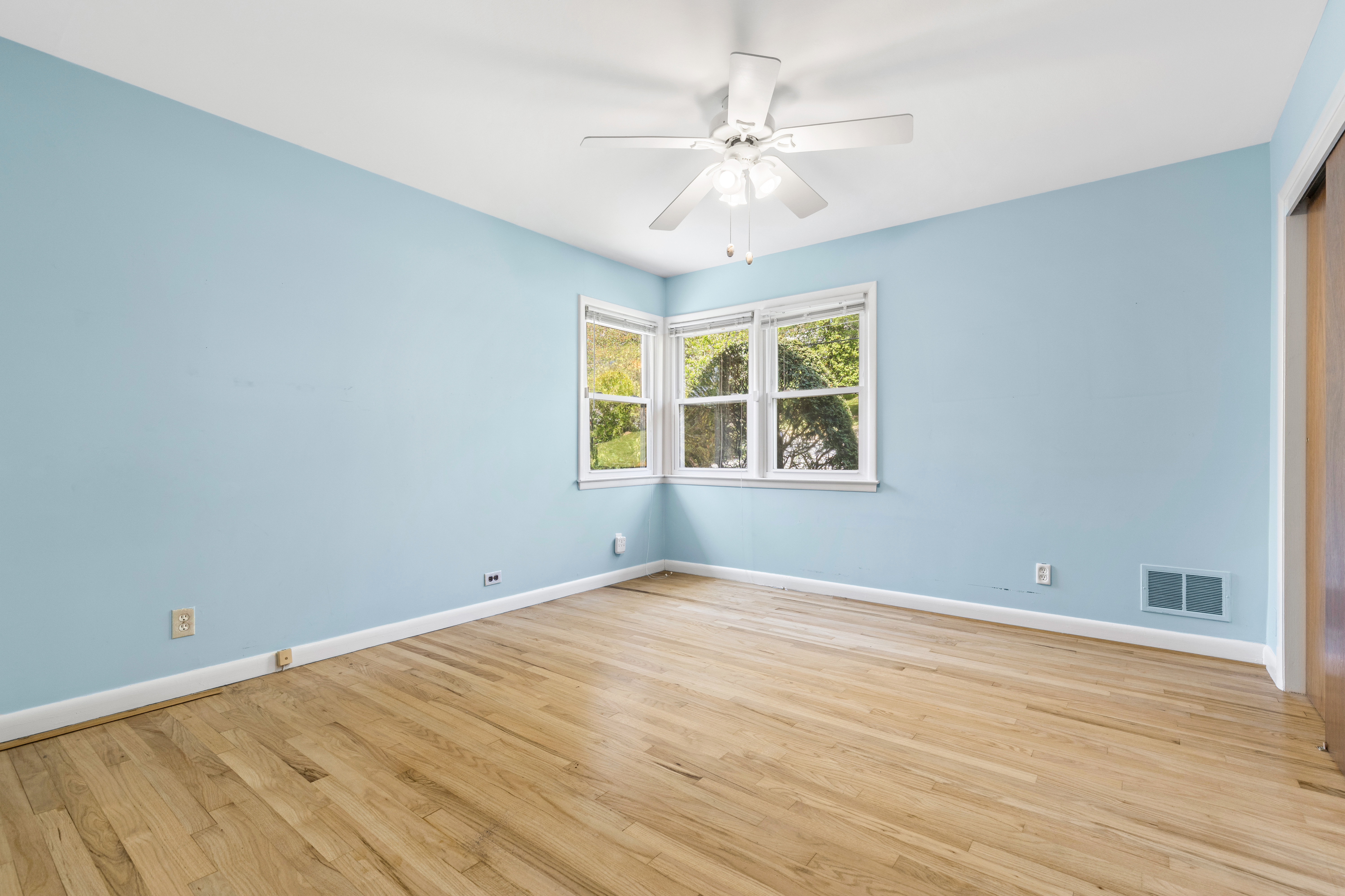  30 Claudet Way - 物件實景